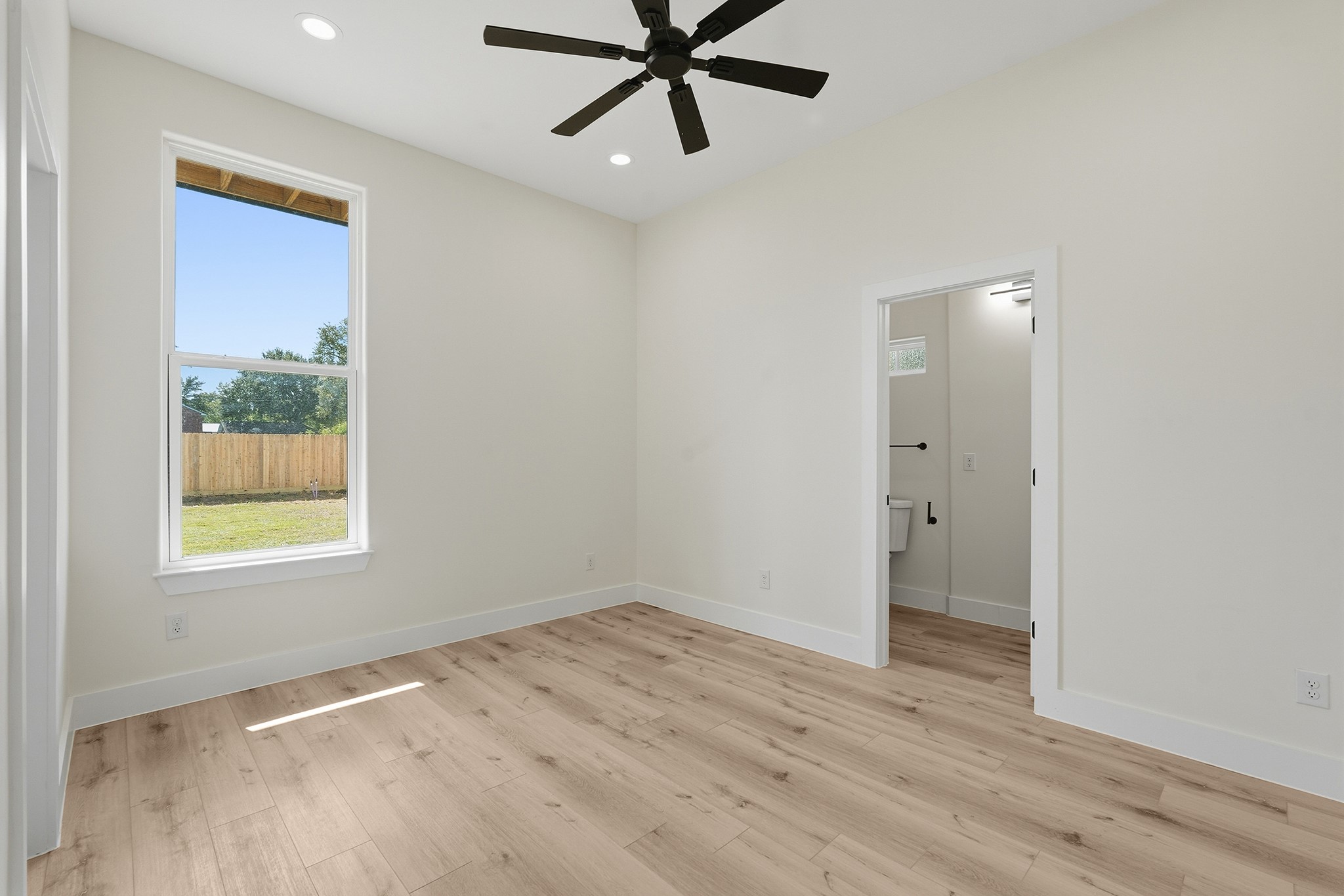 16654 Laurelwood Drive Property Photo 18