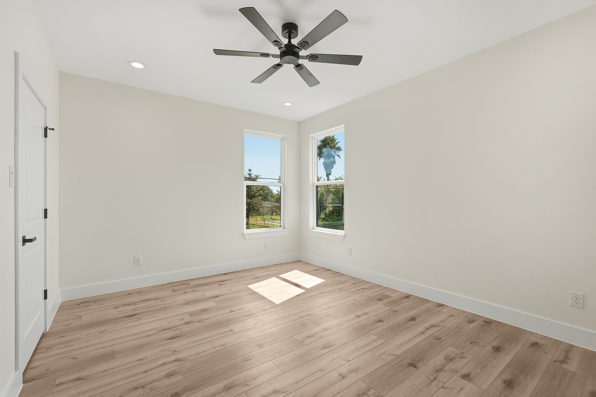 16654 Laurelwood Drive Property Photo 33
