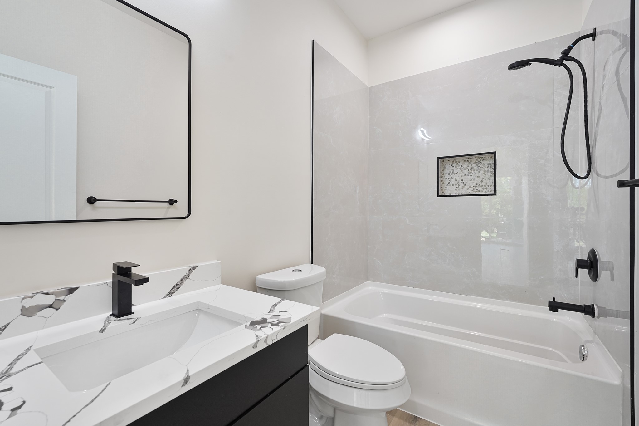 16654 Laurelwood Drive Property Photo 38