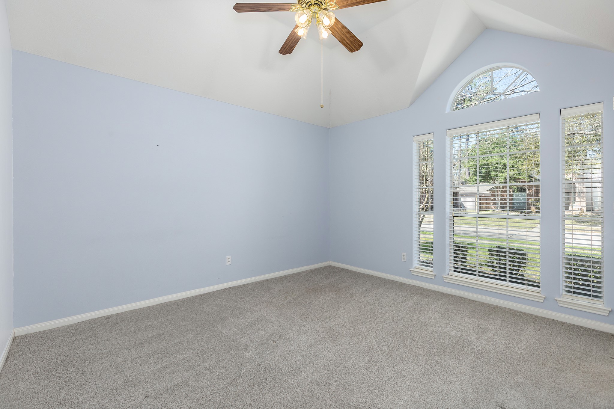 11819 Regency Forest Drive Property Photo 31