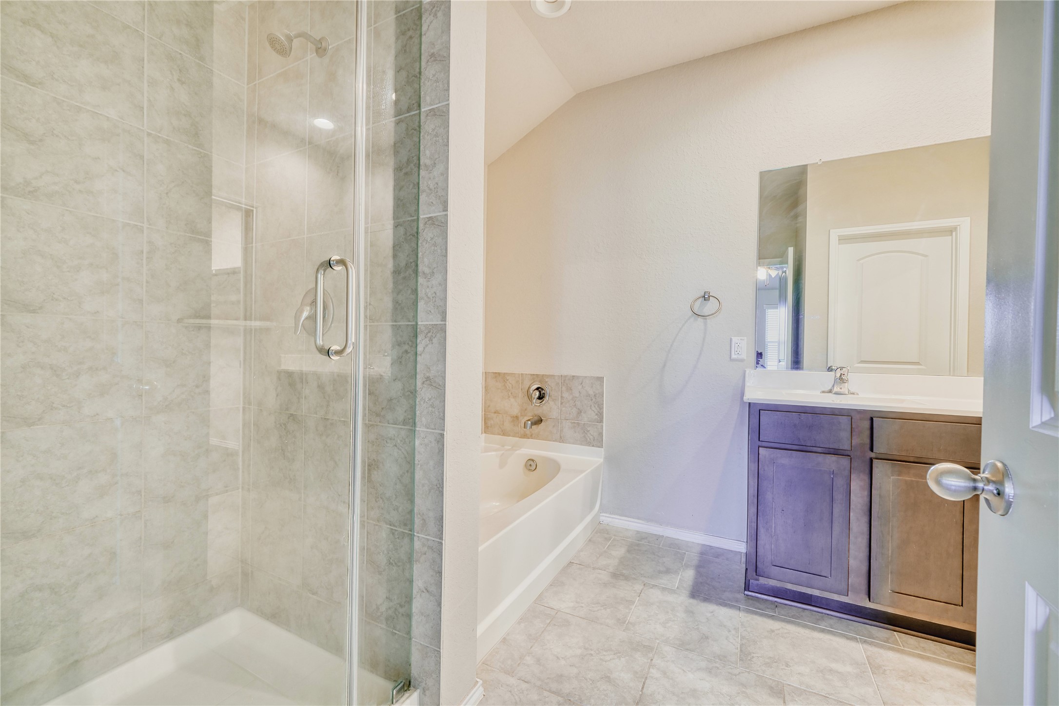 15226 Dinnet Berm Drive Property Photo 15