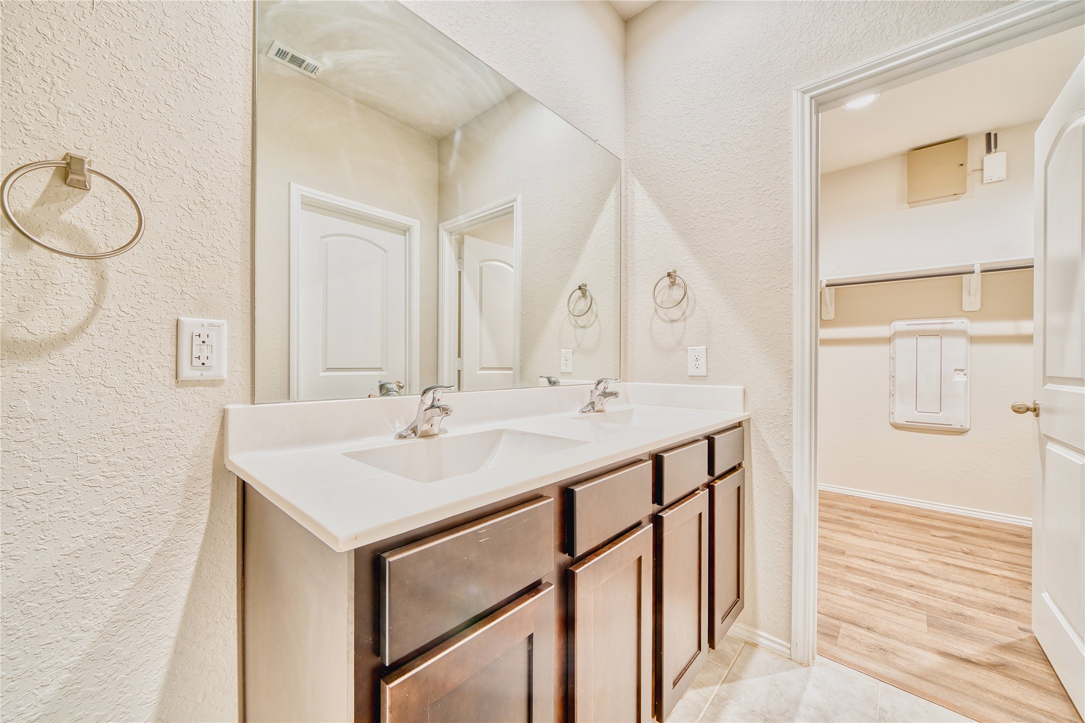15226 Dinnet Berm Drive Property Photo 16