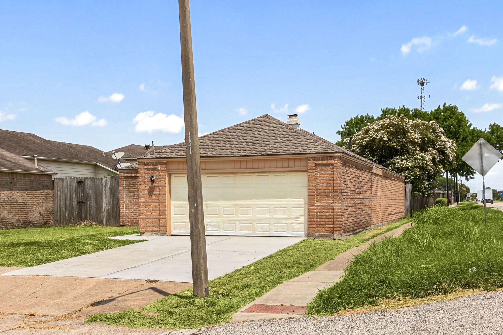 13206 Sharpbill Drive Property Photo 4