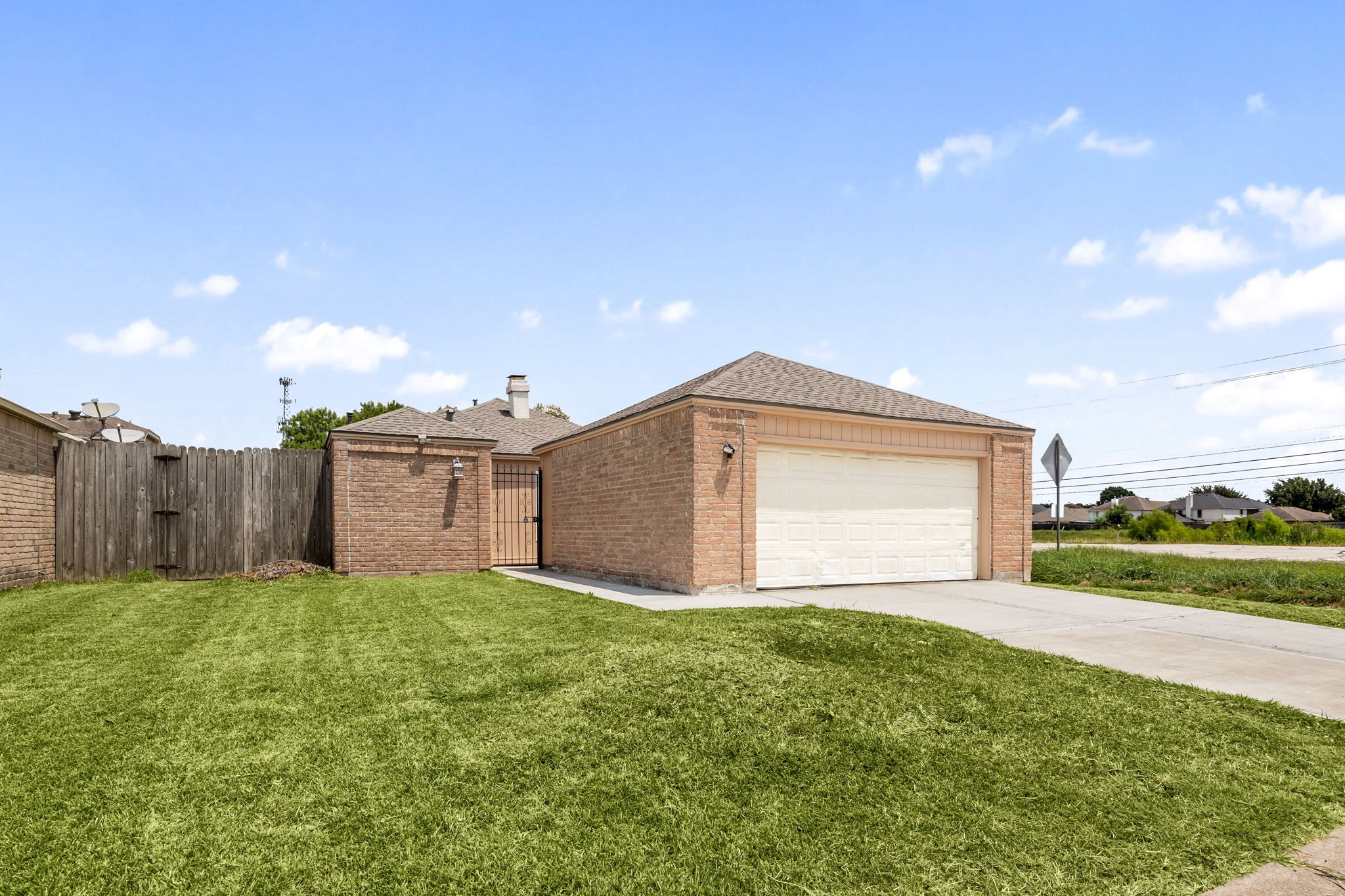 13206 Sharpbill Drive Property Photo 8