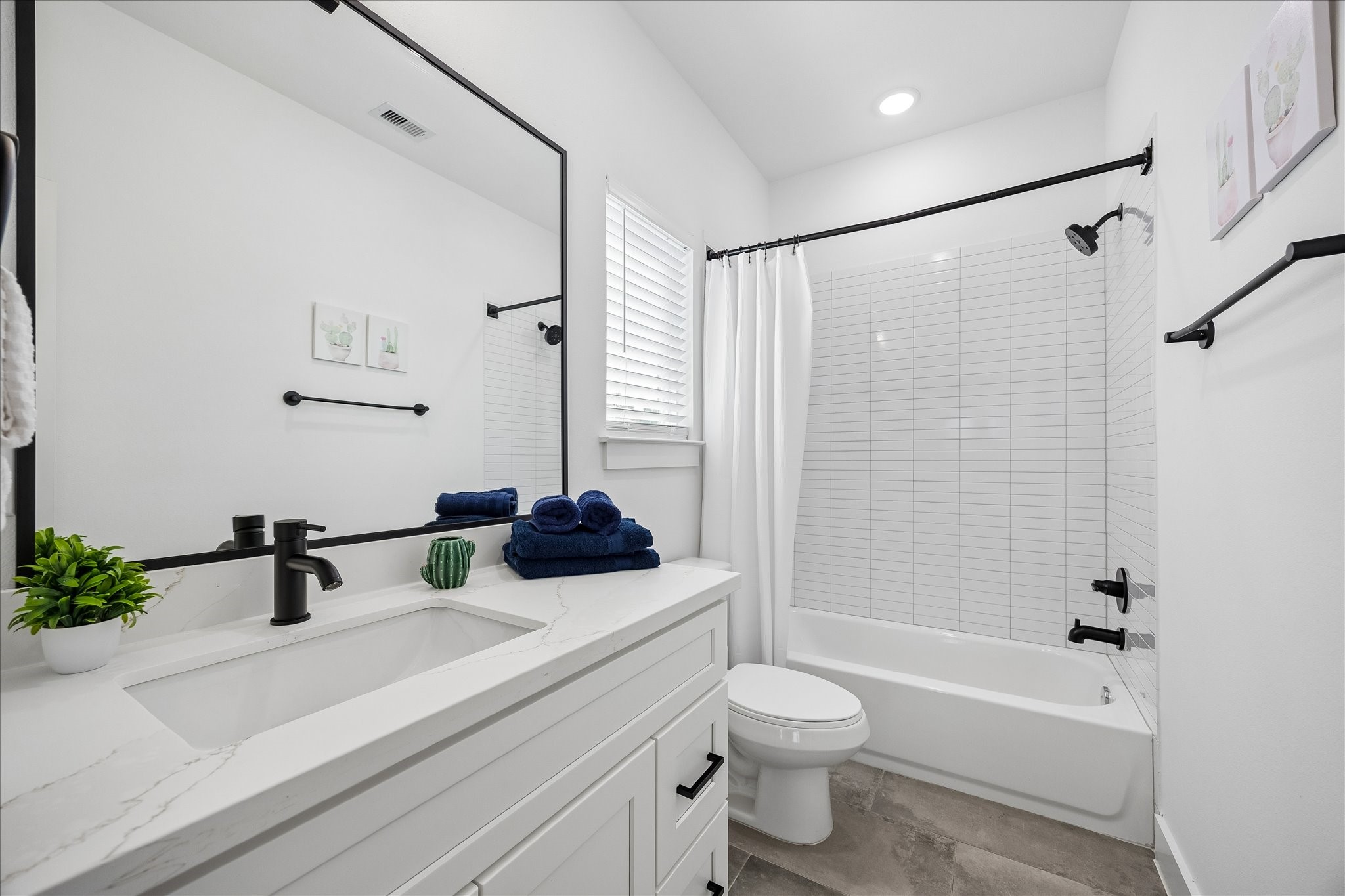 208 N York Street B Property Photo 25