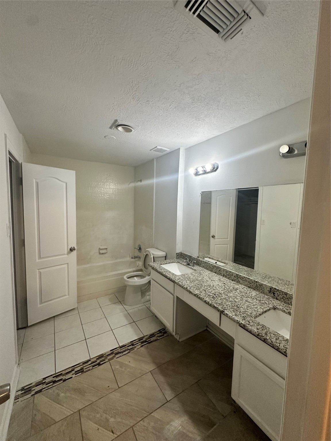 2415 Blackridge Road Property Photo 8