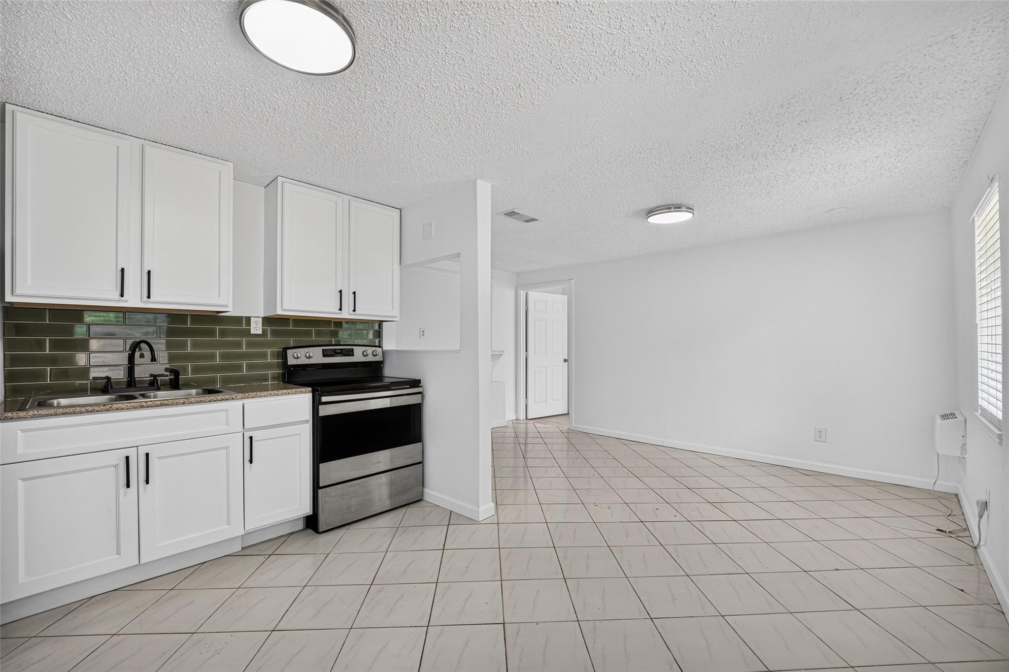 6910 Bintliff Boulevard B Property Photo 5