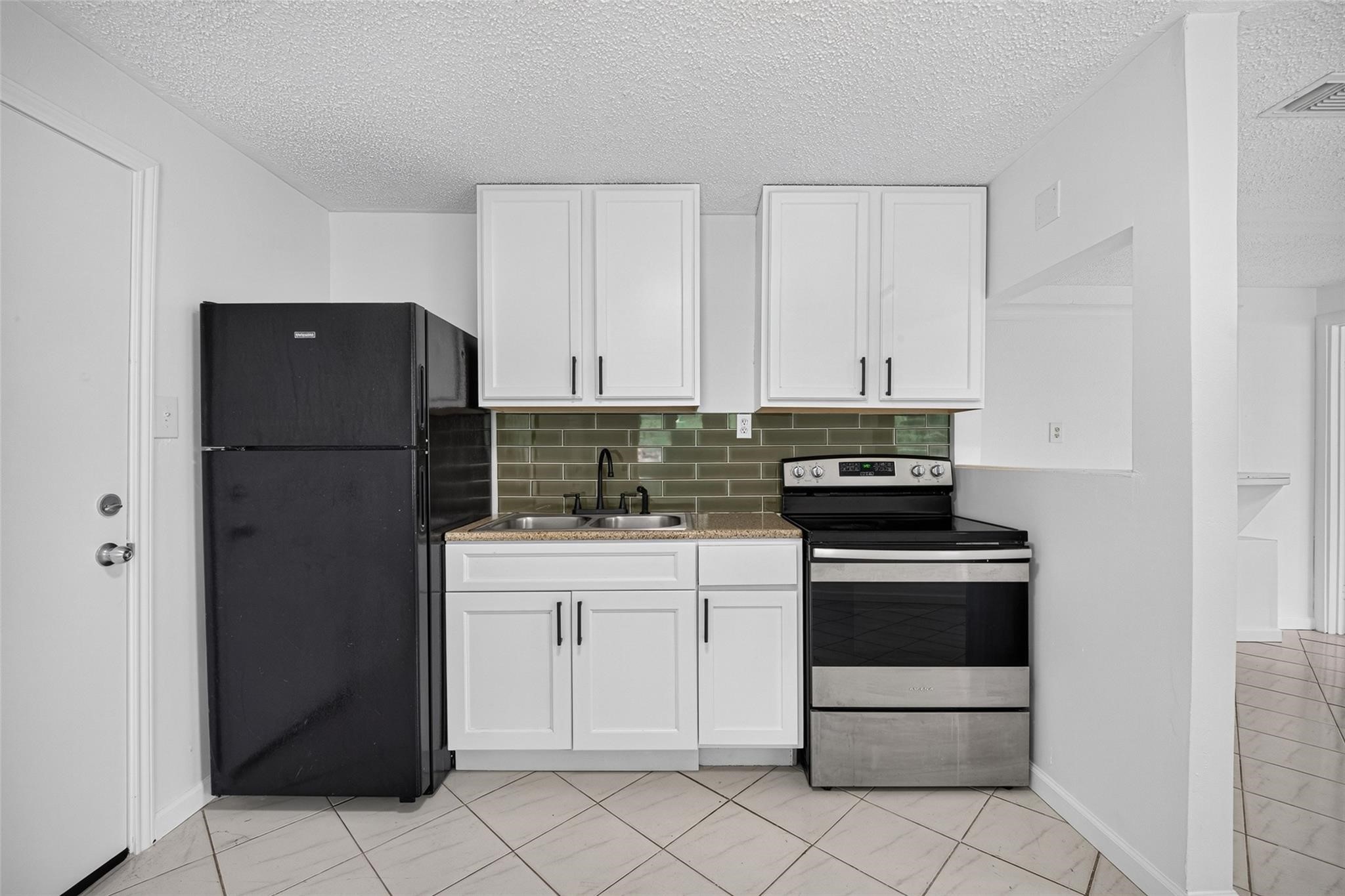 6910 Bintliff Boulevard B Property Photo 8