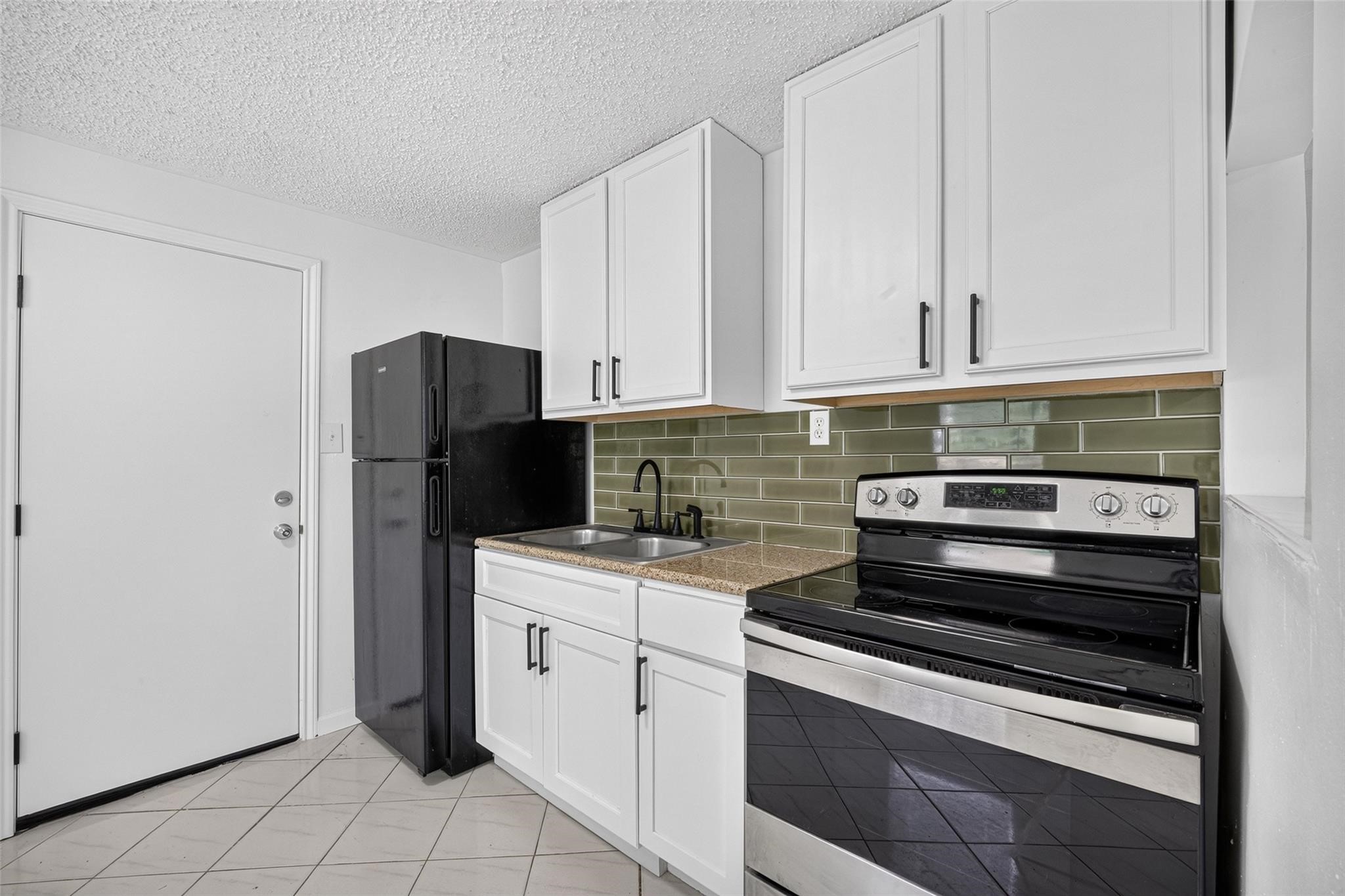 6910 Bintliff Boulevard B Property Photo 9