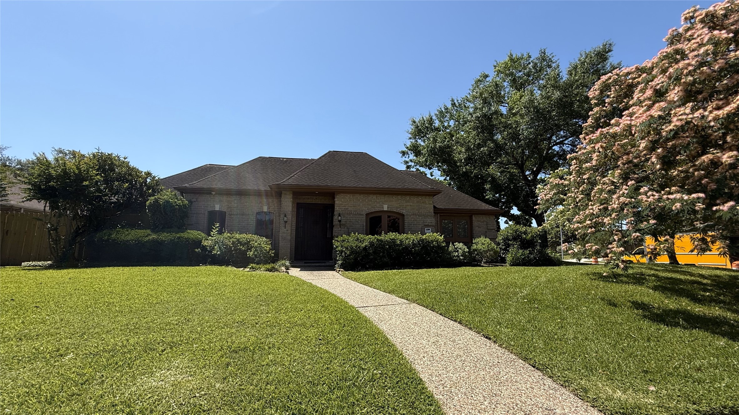 11527 Cedar Creek Drive Property Photo 3