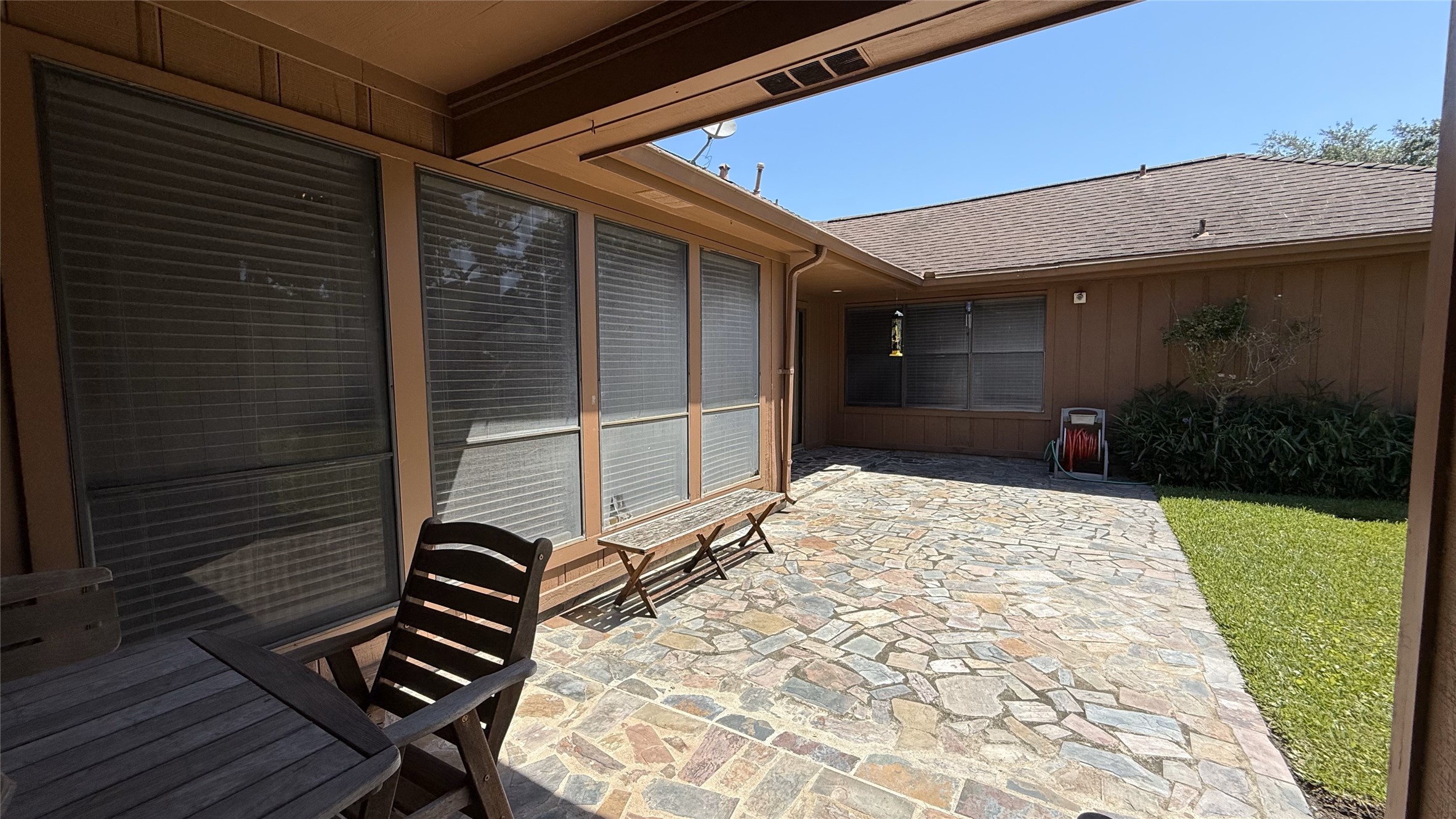 11527 Cedar Creek Drive Property Photo 5