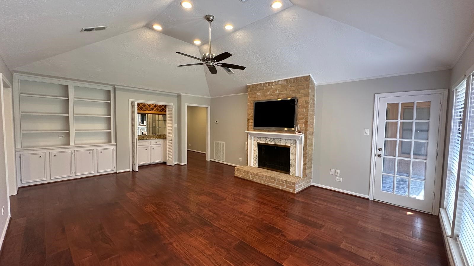 11527 Cedar Creek Drive Property Photo 9
