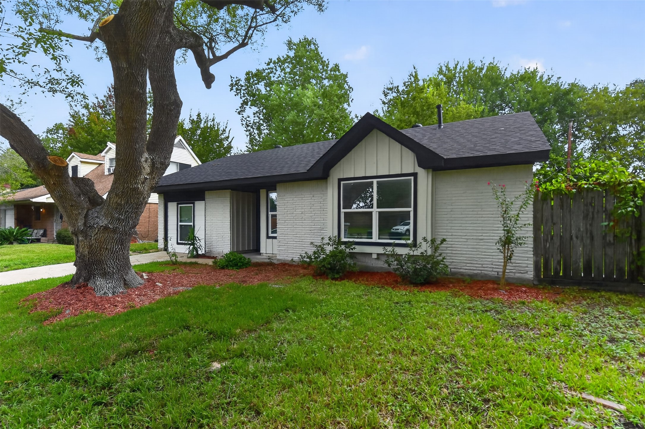 3318 Ripplebrook Drive Property Photo 2