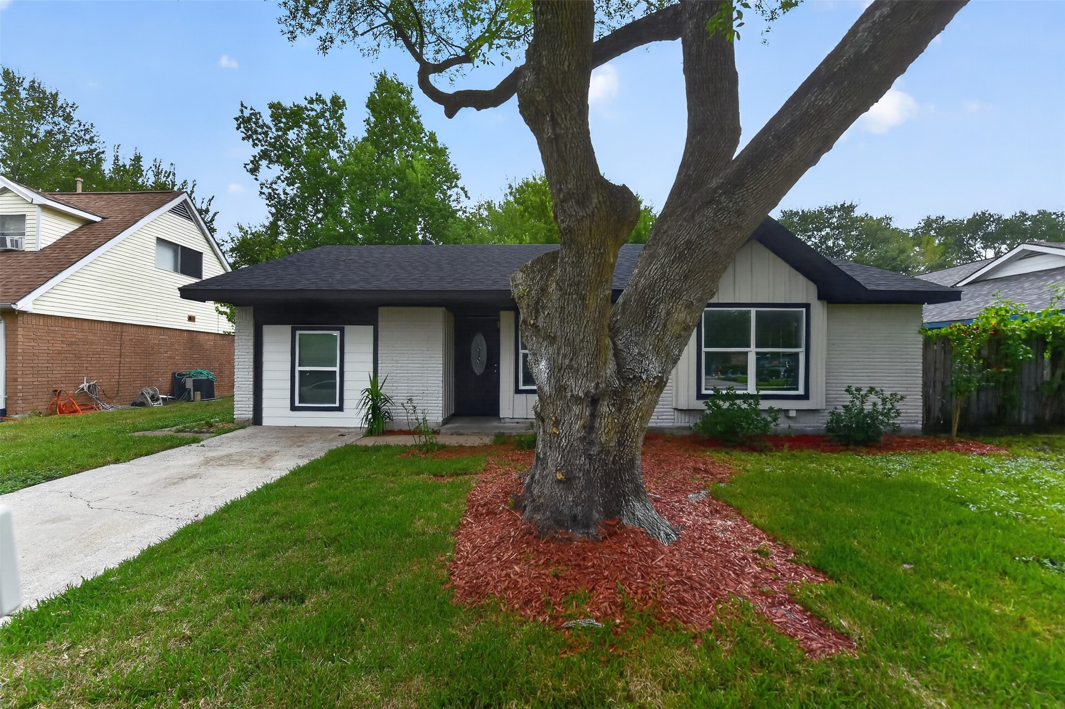 3318 Ripplebrook Drive Property Photo 3