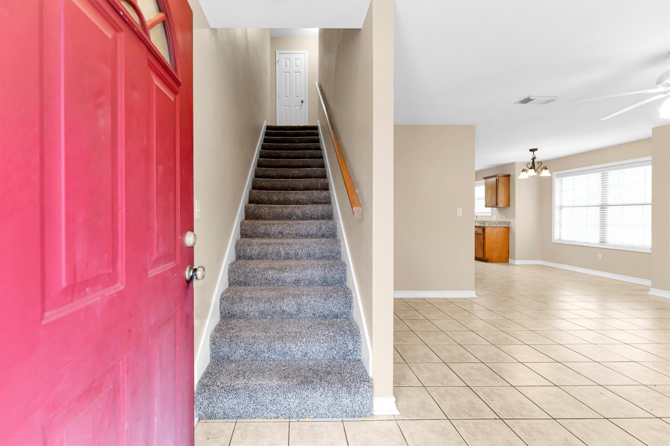 112 Vista Way Property Photo 4