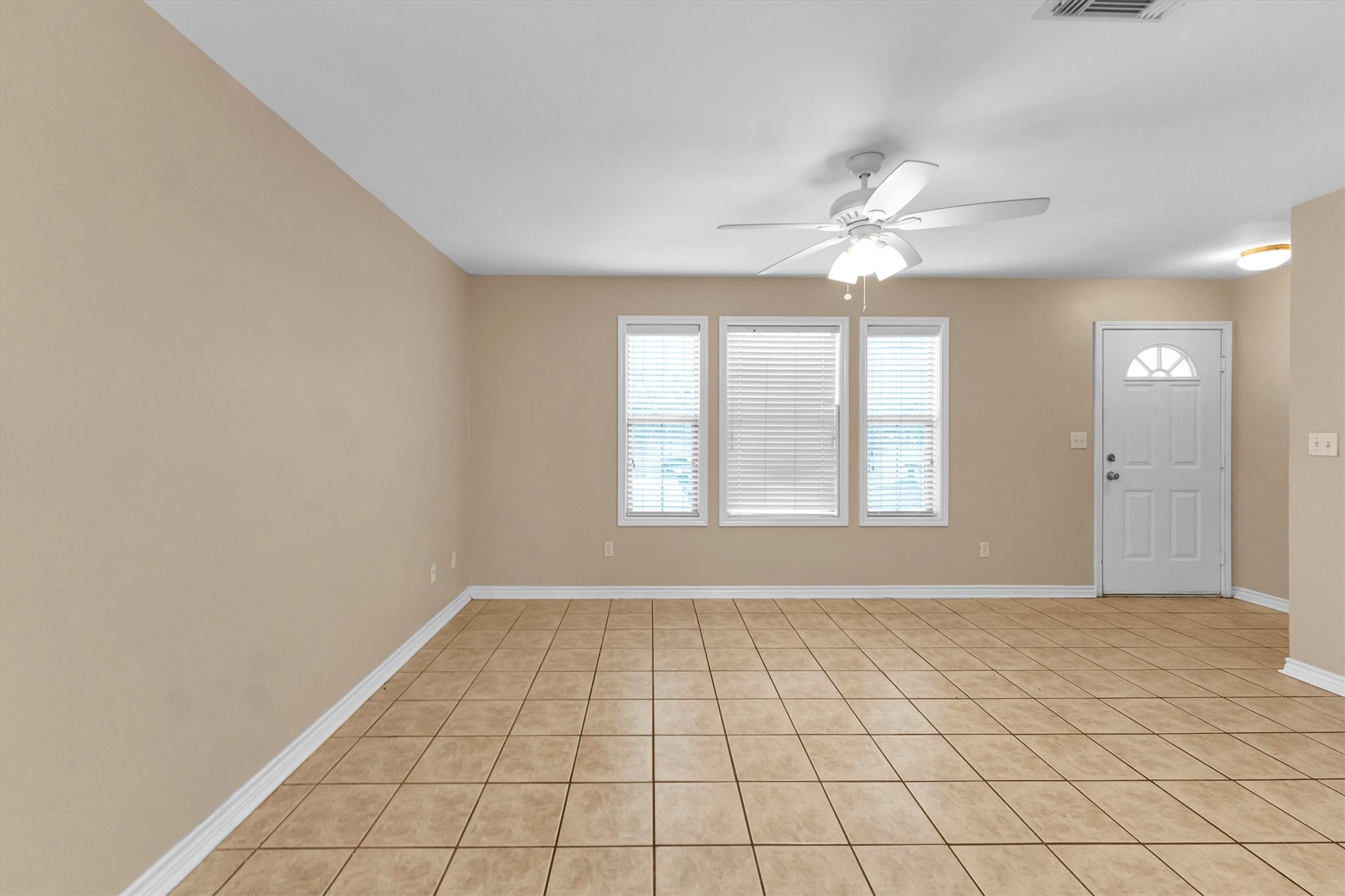 112 Vista Way Property Photo 5