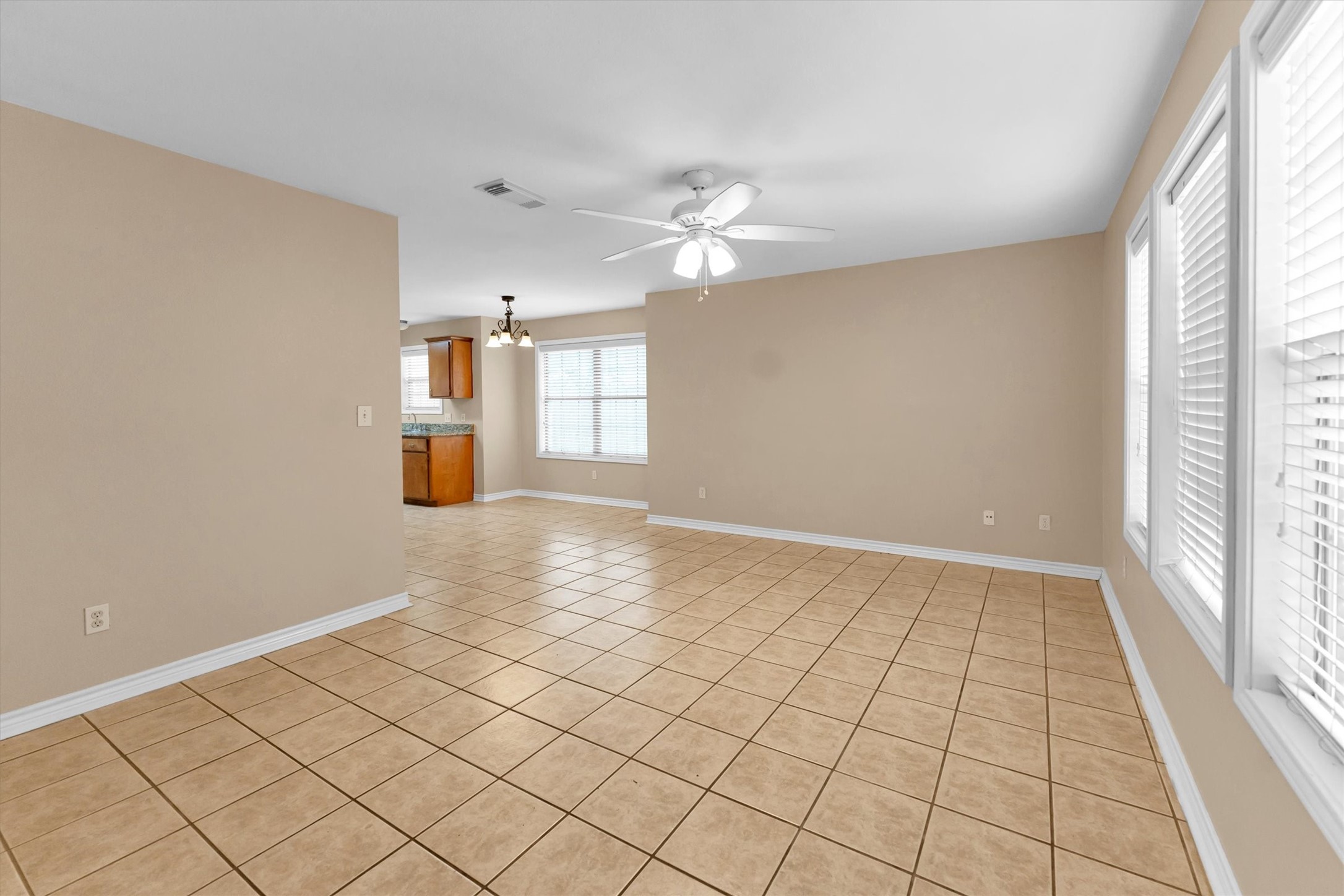 112 Vista Way Property Photo 6