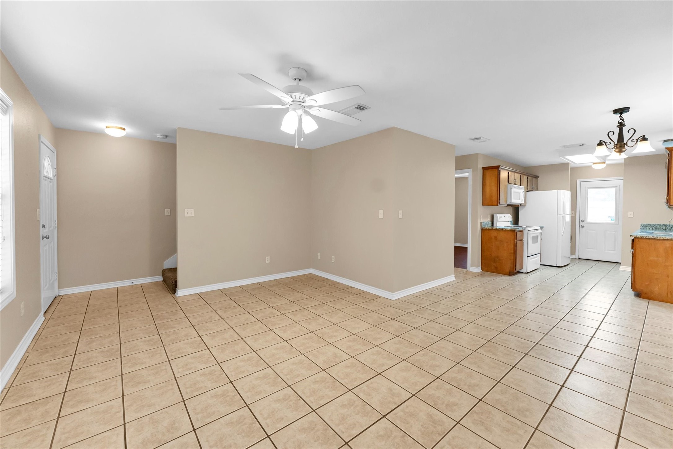 112 Vista Way Property Photo 7