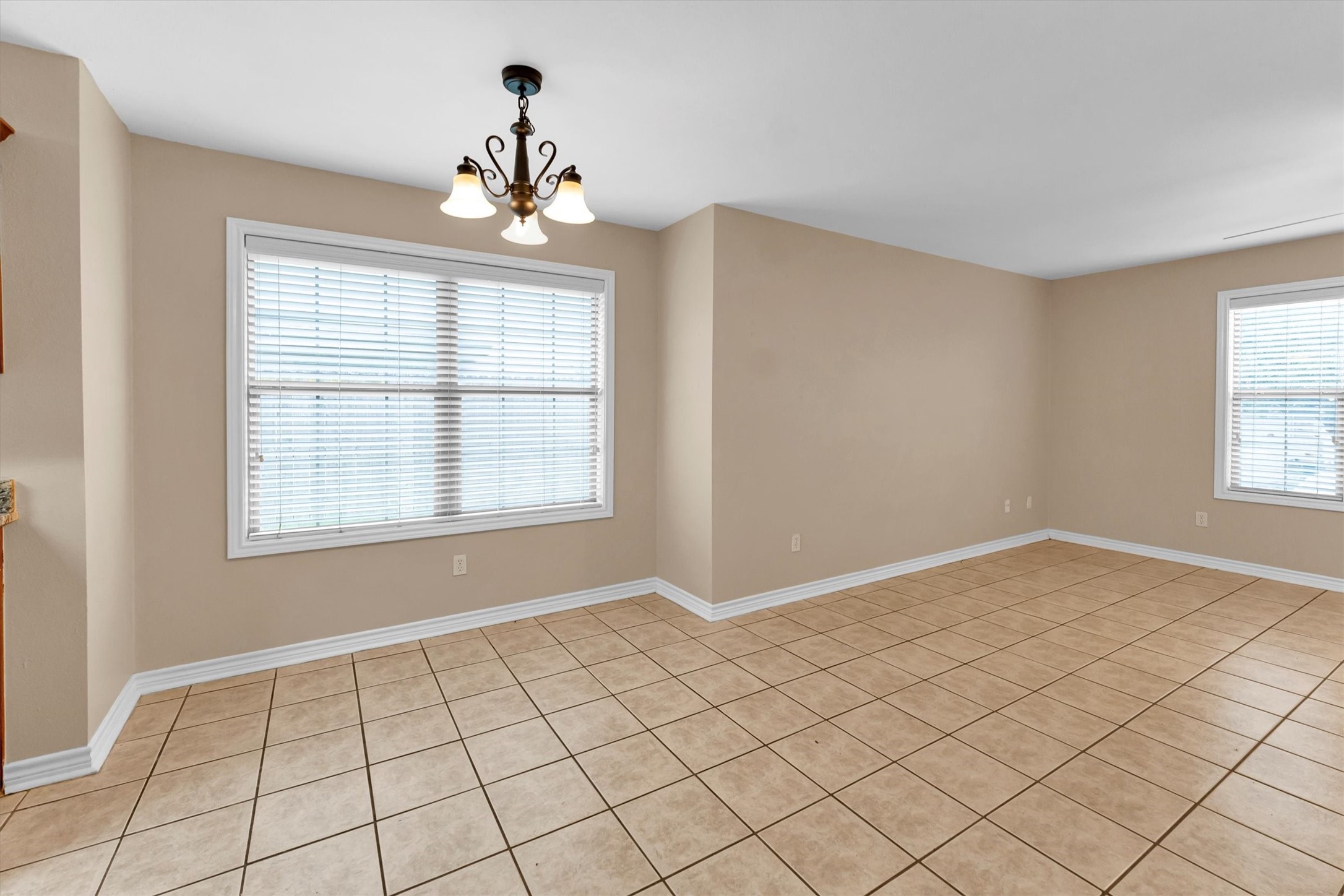 112 Vista Way Property Photo 8