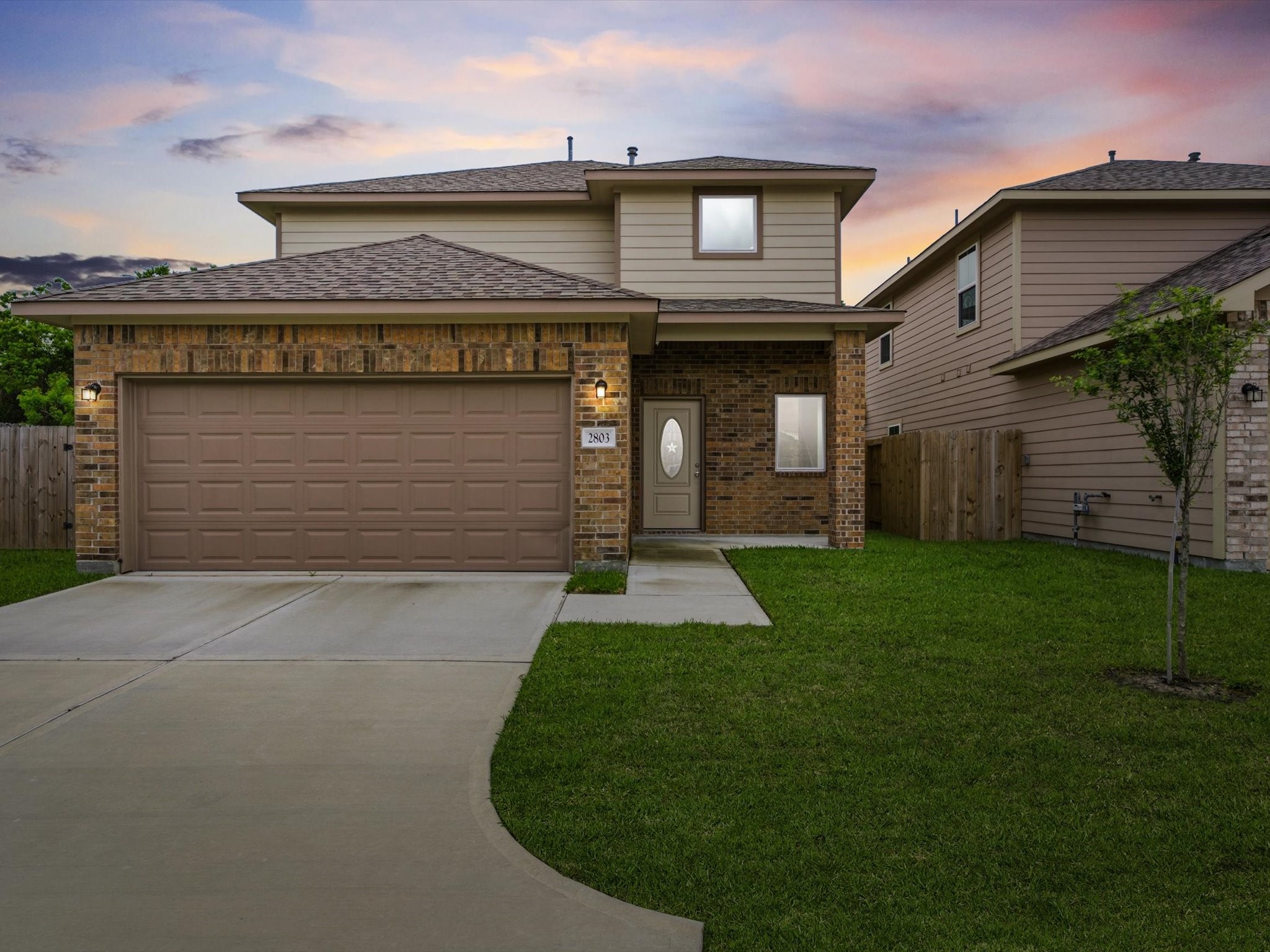 2803 Topiary Lane Property Photo 1