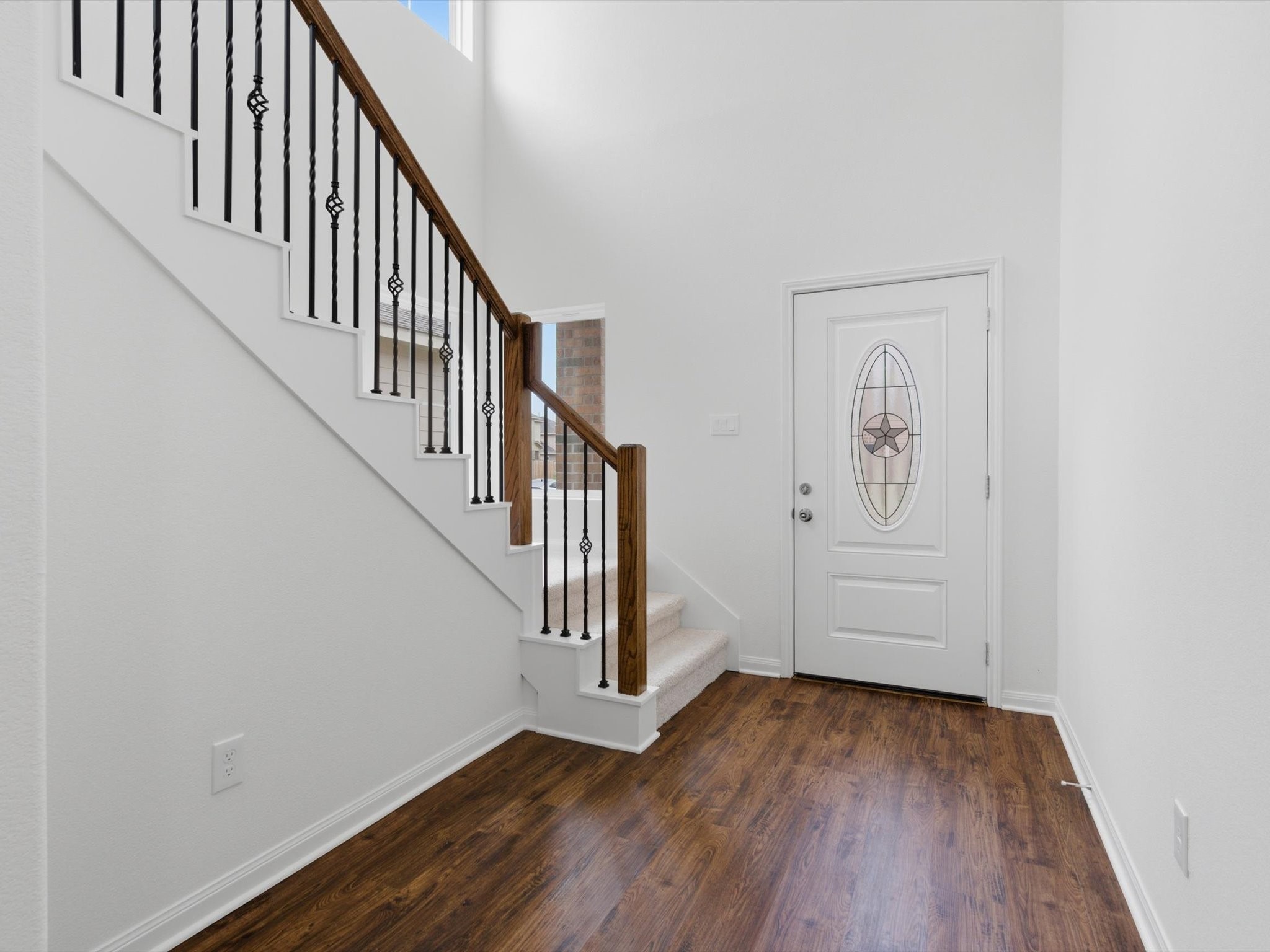 2803 Topiary Lane Property Photo 8