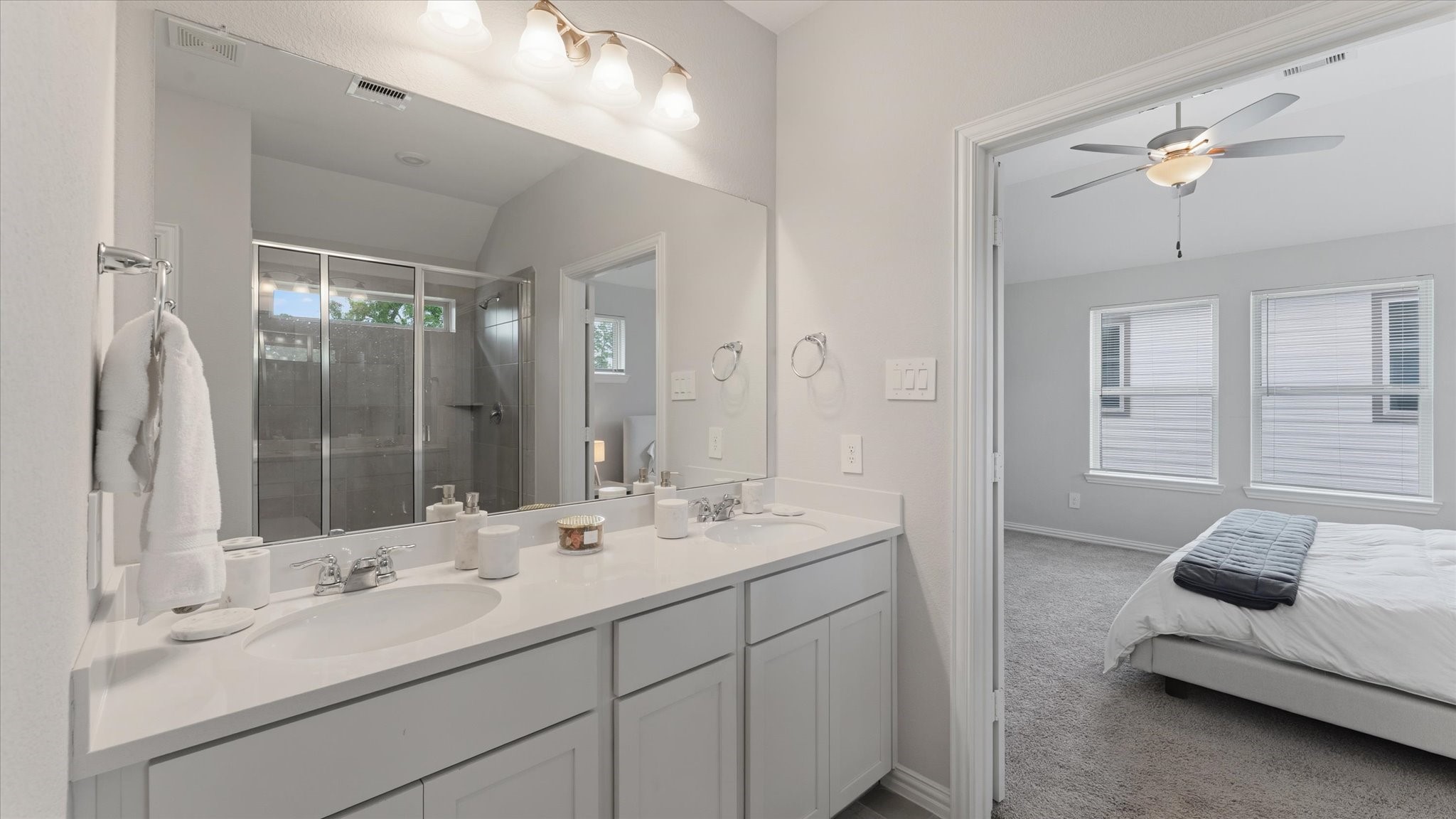 327 Honey Mesquite Path Property Photo 17