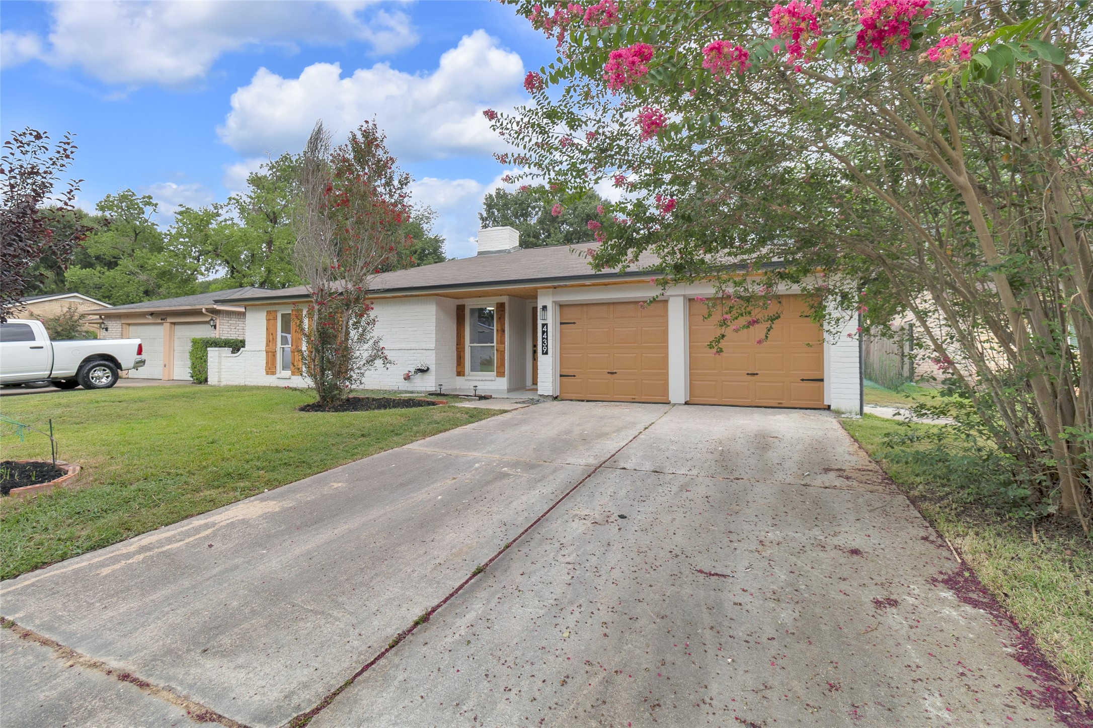 4439 Reynaldo Drive Property Photo 6