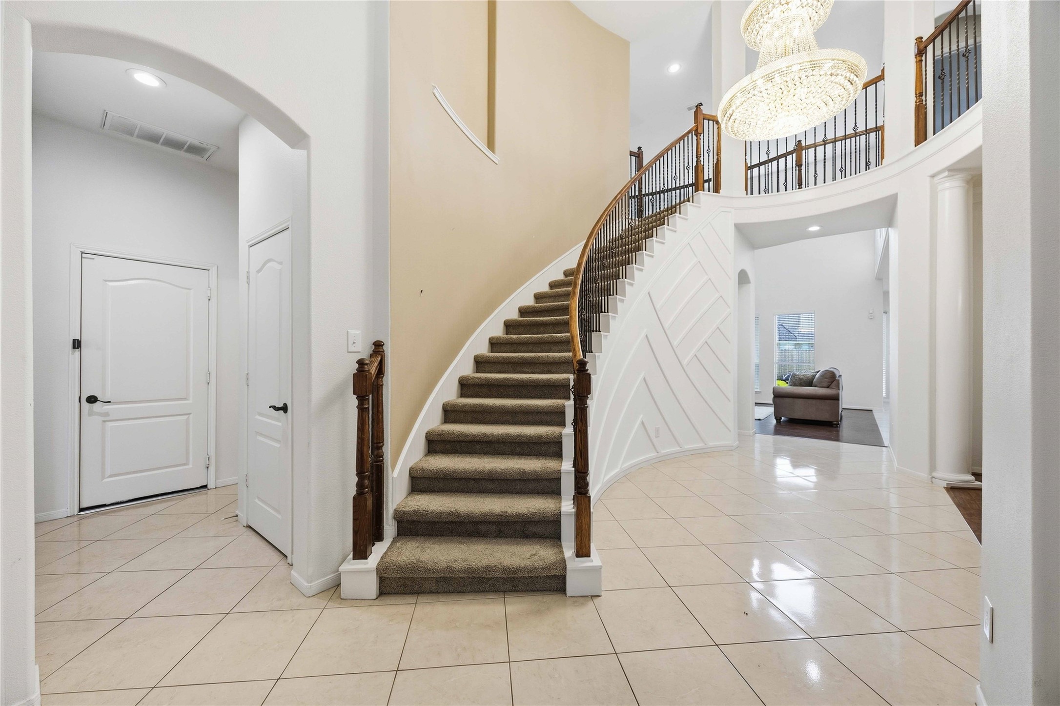 2526 Crystal Shore Drive Property Photo 1