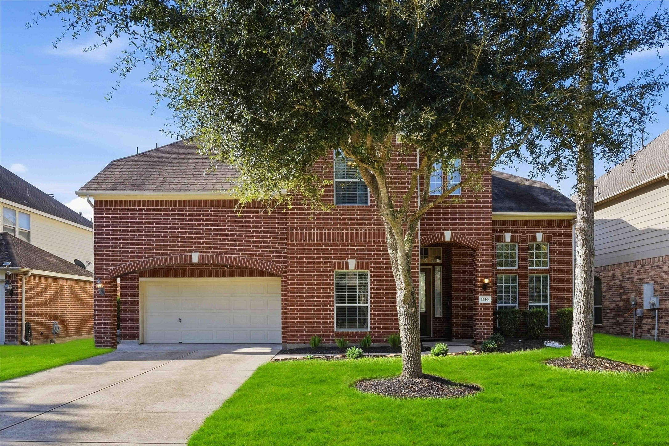 2526 Crystal Shore Drive Property Photo 2