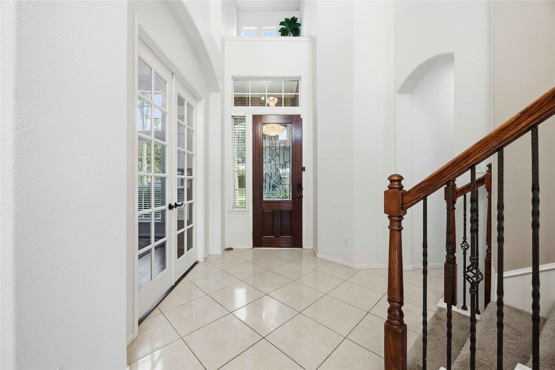 2526 Crystal Shore Drive Property Photo 6
