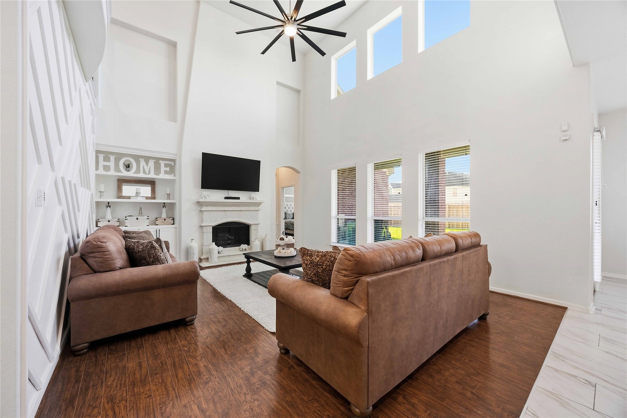 2526 Crystal Shore Drive Property Photo 9