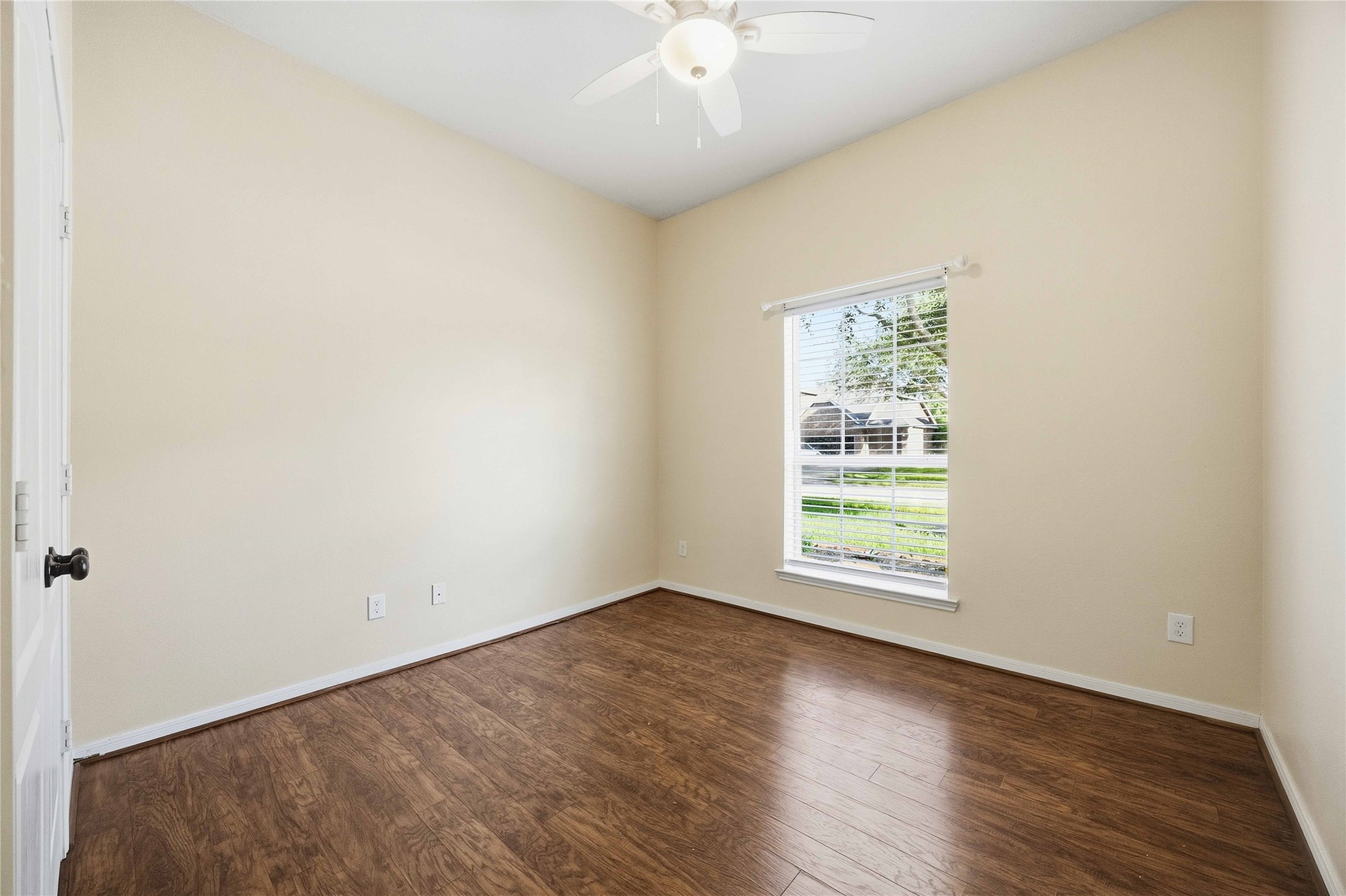 2526 Crystal Shore Drive Property Photo 12
