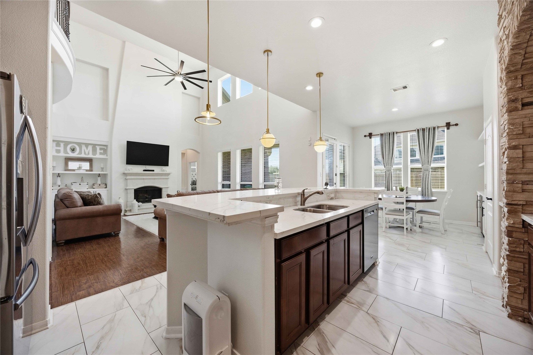 2526 Crystal Shore Drive Property Photo 17
