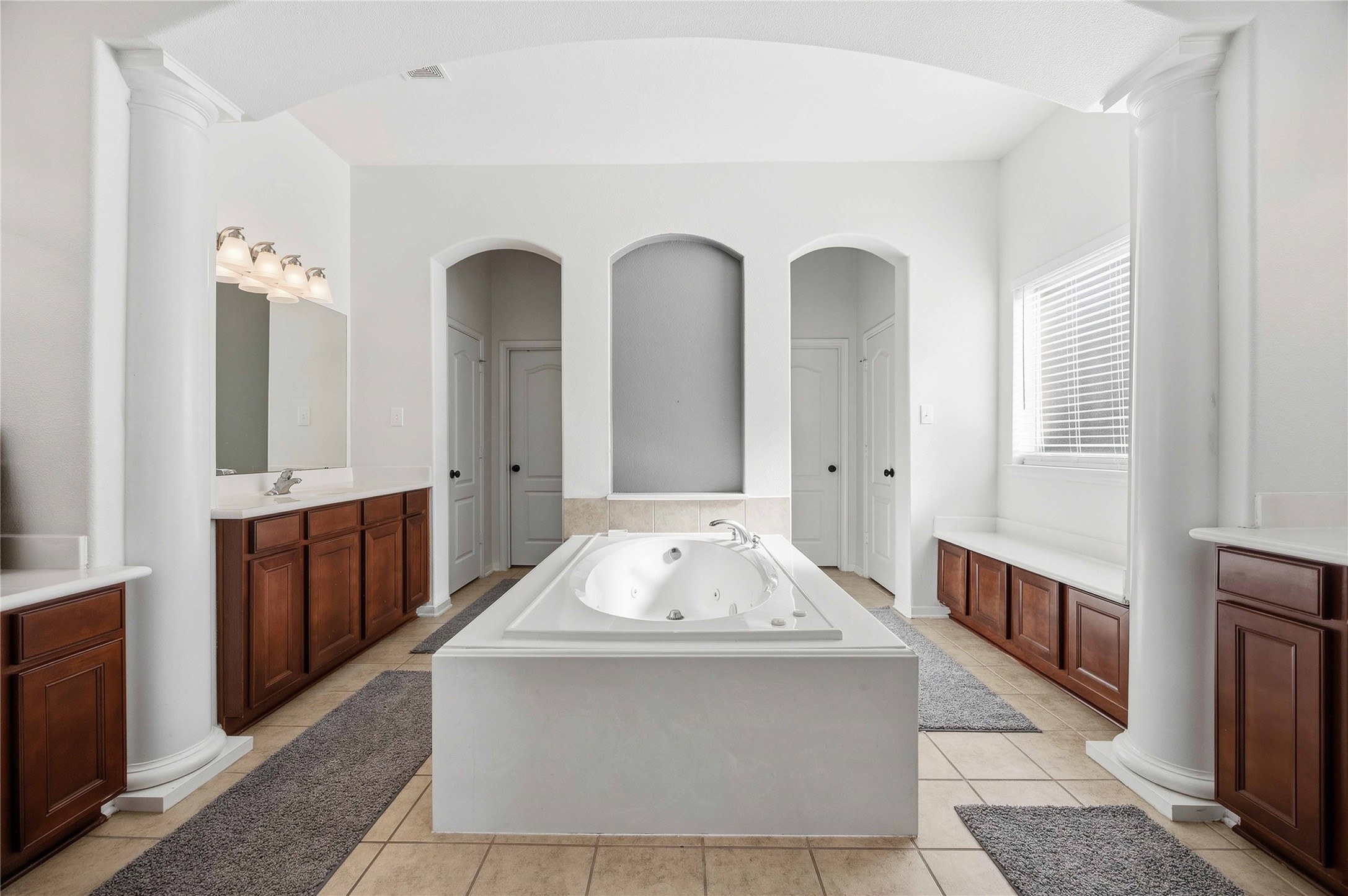 2526 Crystal Shore Drive Property Photo 28