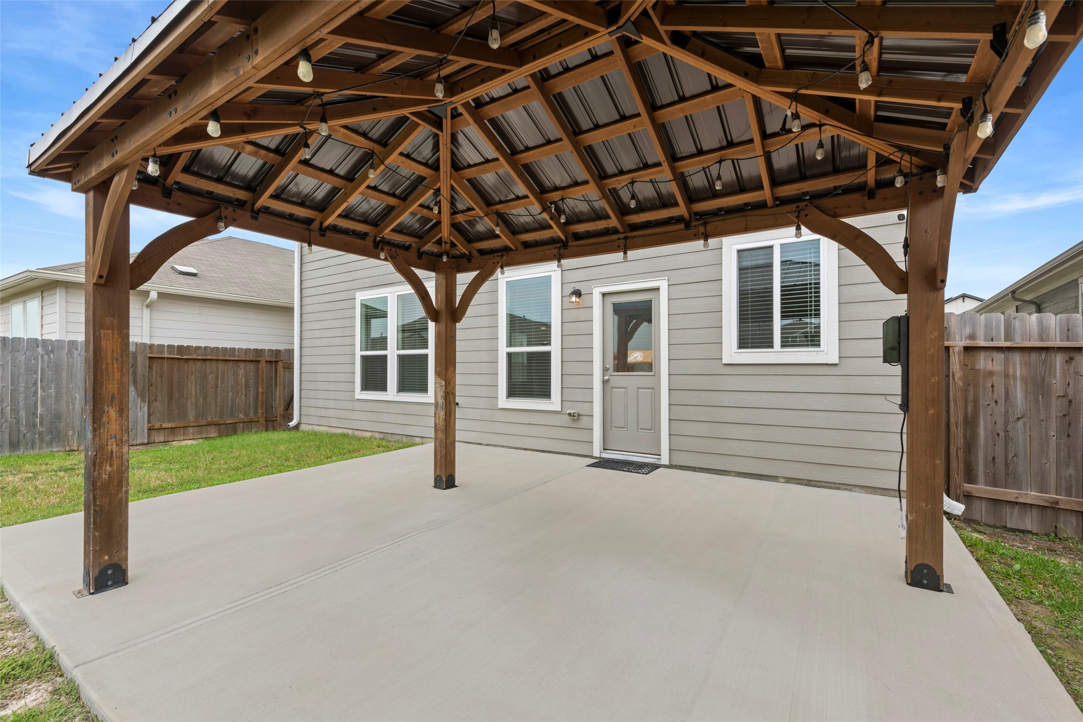 5730 Finely Run Street Property Photo 6