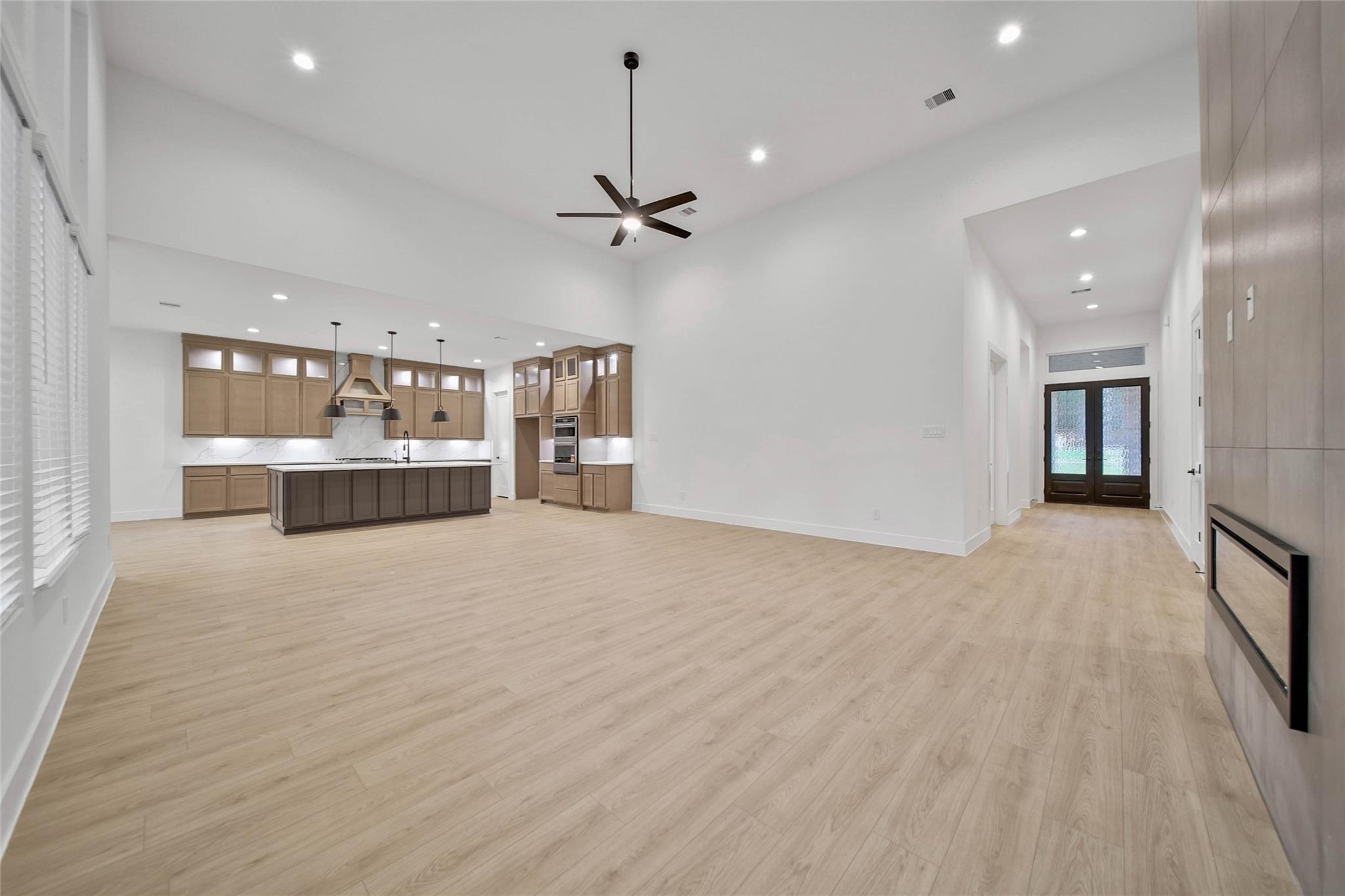 359 Louvenia Court, Pinehurst Tx 77362 Property Photo 5