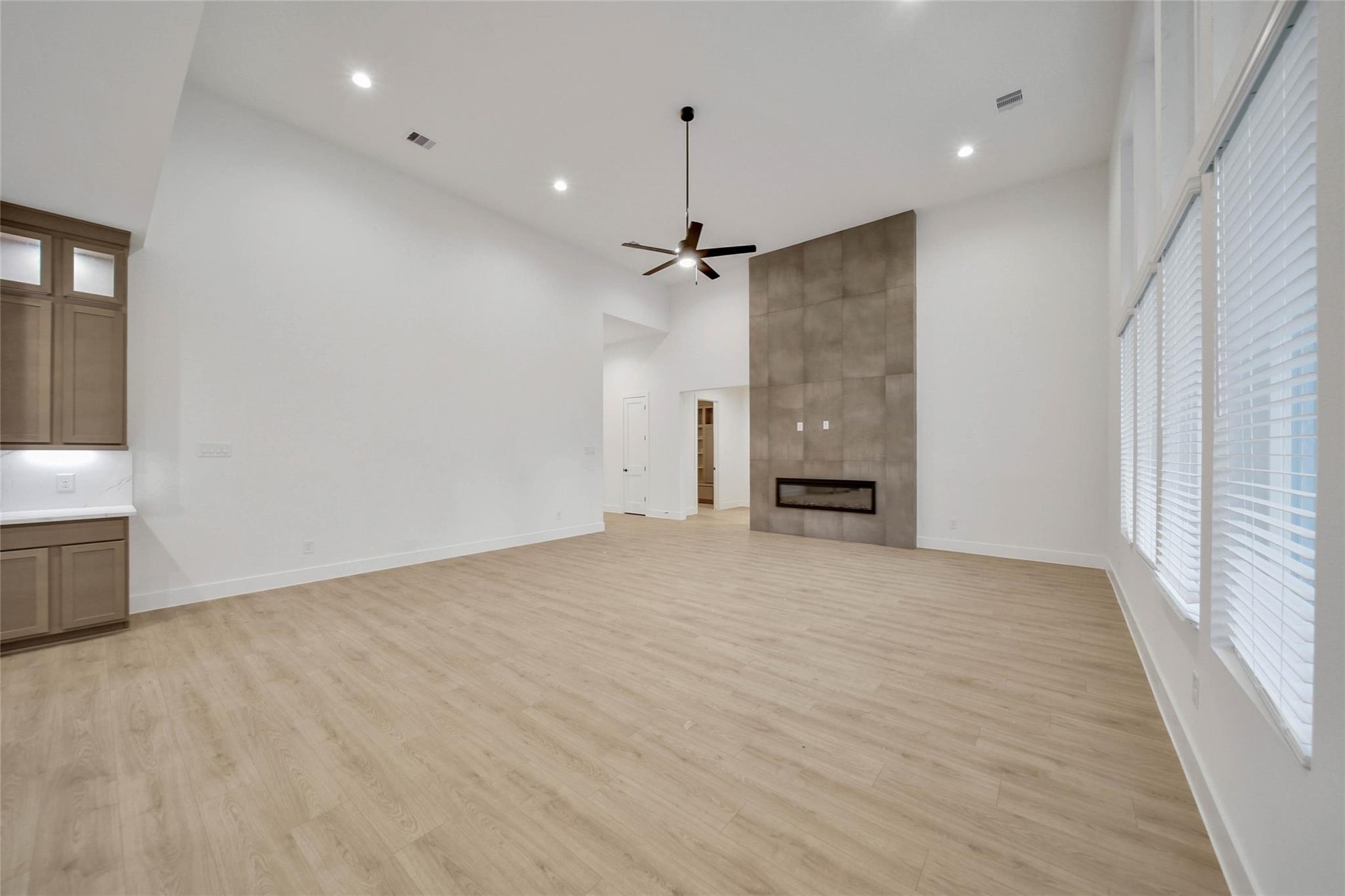 359 Louvenia Court, Pinehurst Tx 77362 Property Photo 6