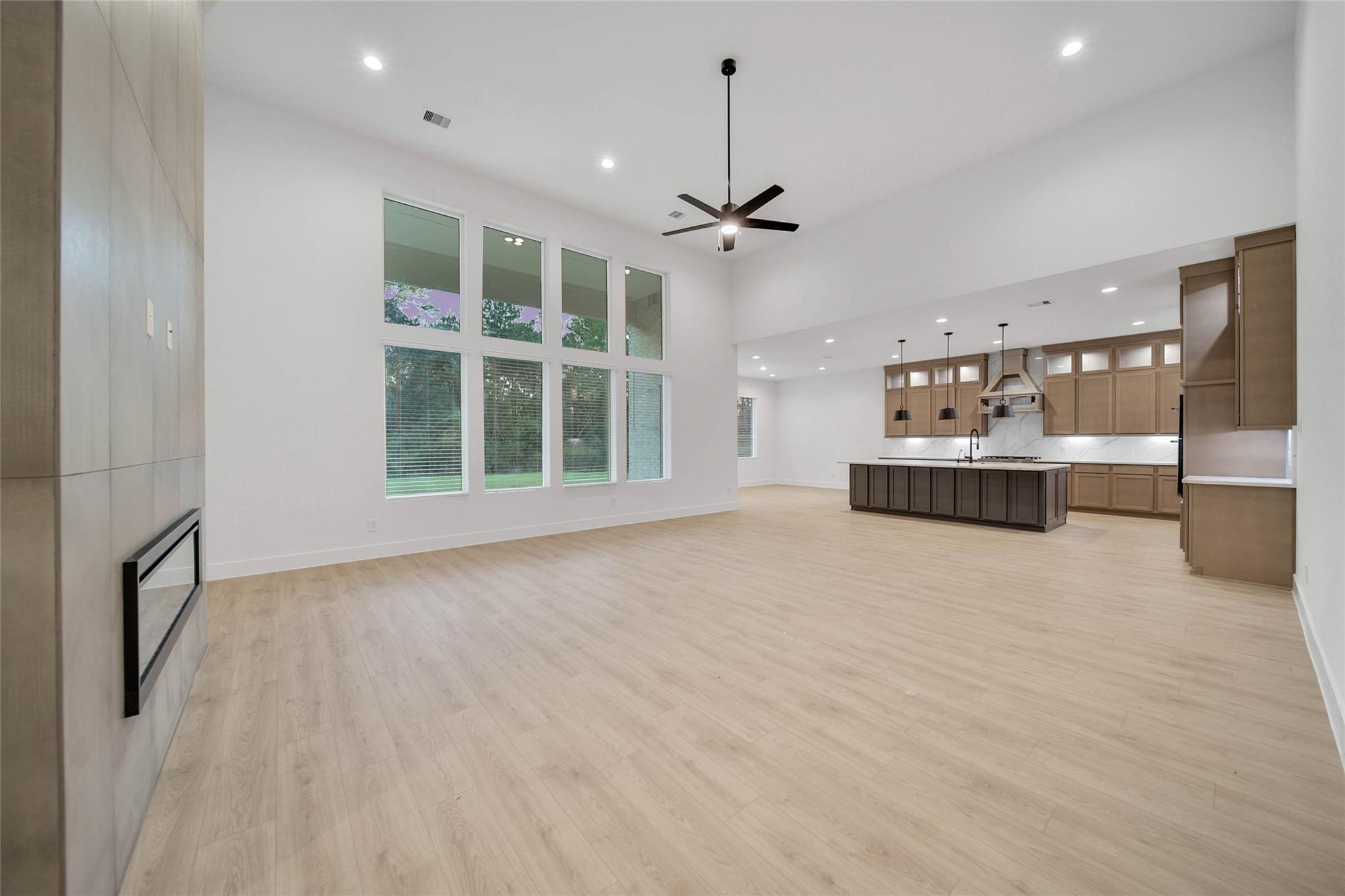 359 Louvenia Court, Pinehurst Tx 77362 Property Photo 8