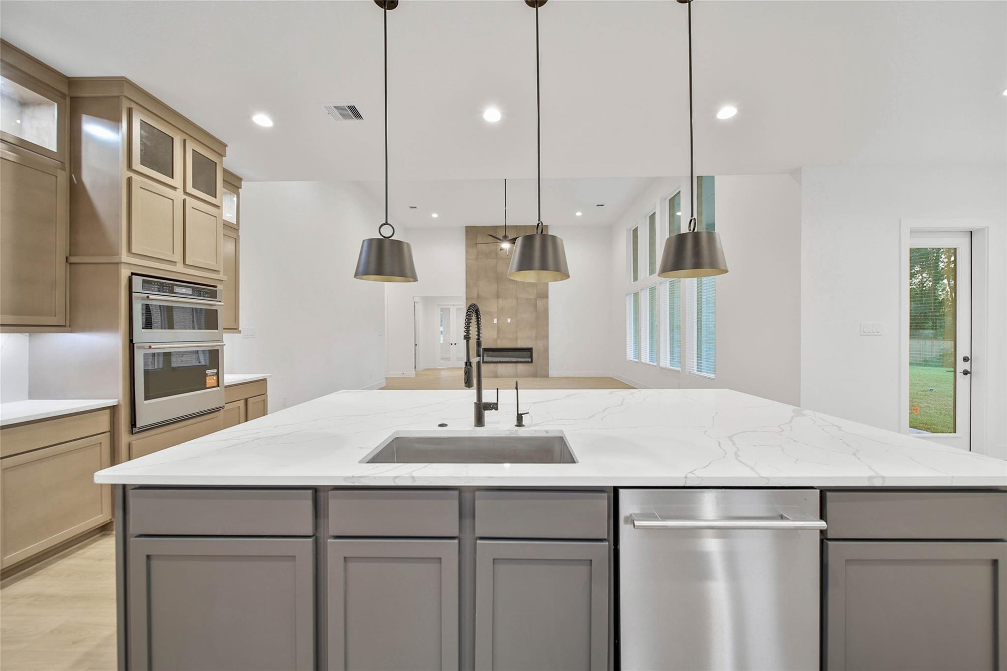 359 Louvenia Court, Pinehurst Tx 77362 Property Photo 14