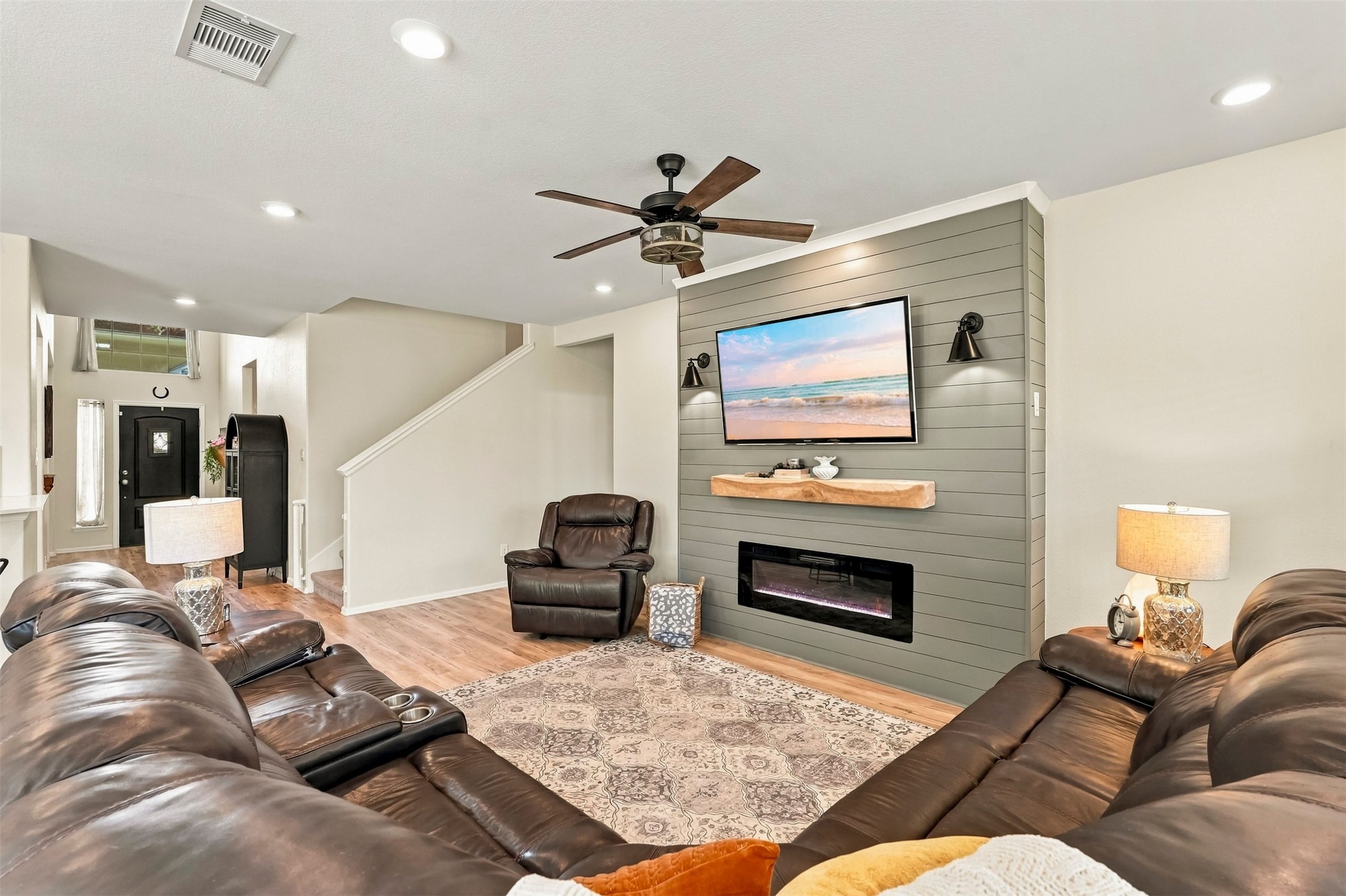 23819 Calabria Court Property Photo 13