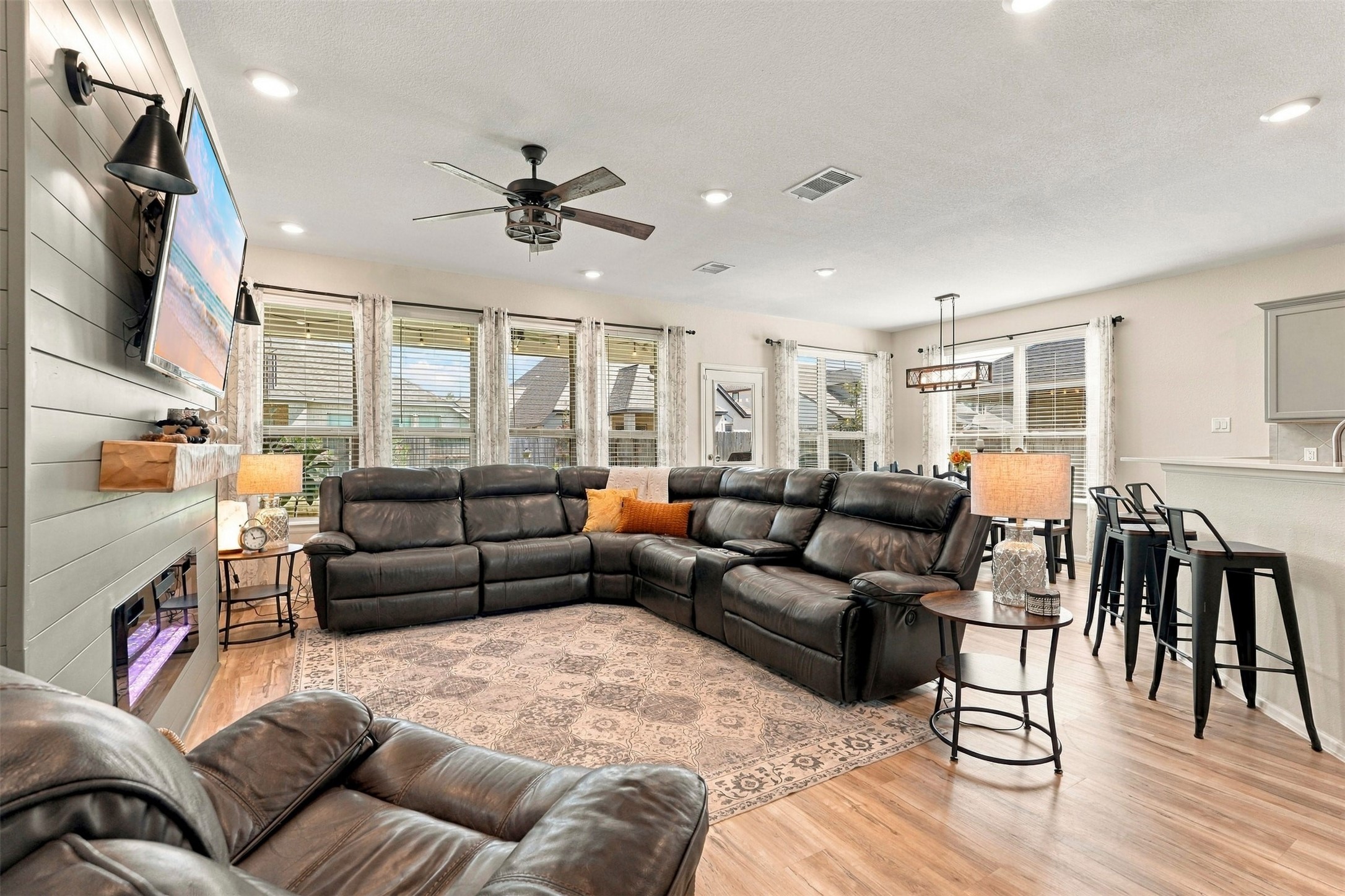 23819 Calabria Court Property Photo 14