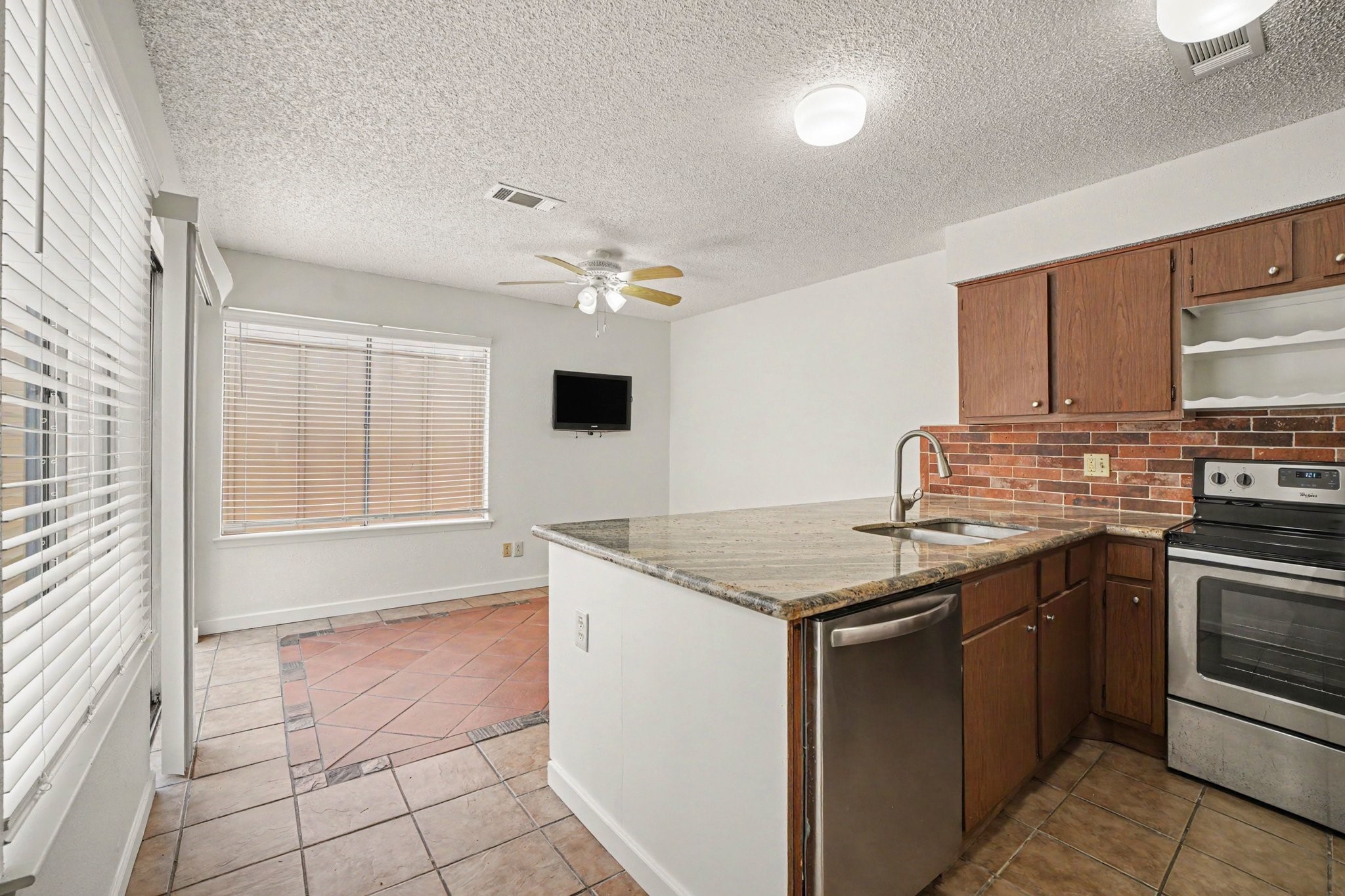 11625 Lakeside Park Drive Property Photo 14
