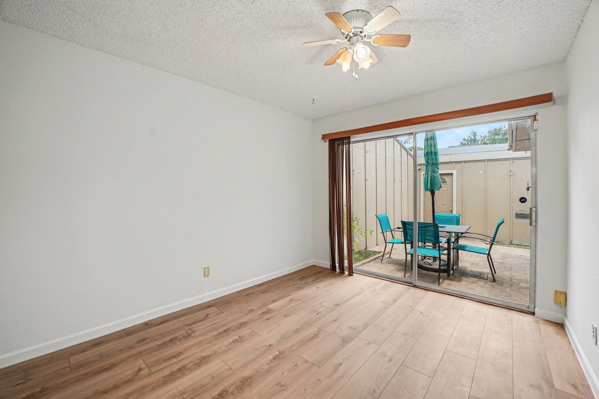 11625 Lakeside Park Drive Property Photo 16