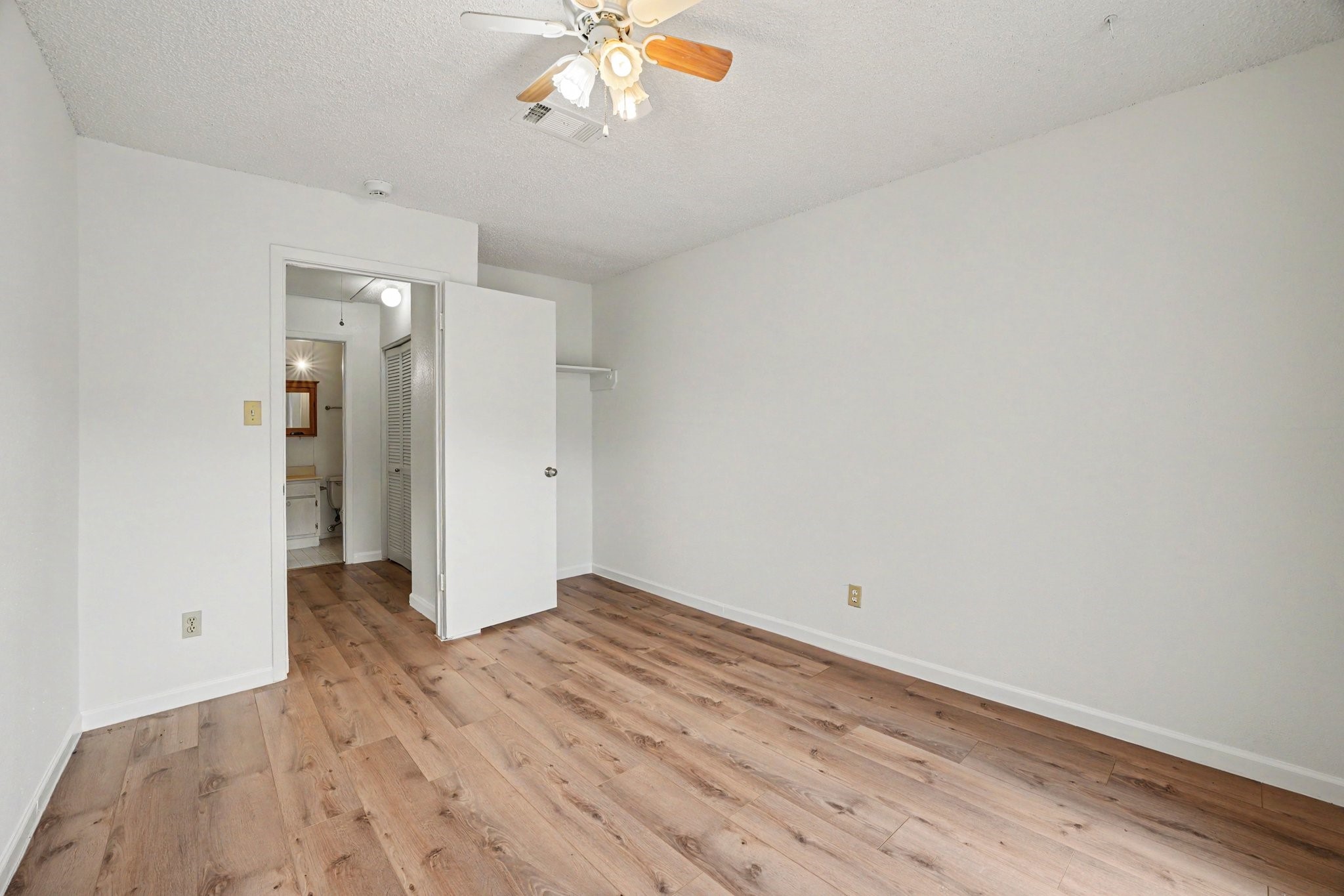 11625 Lakeside Park Drive Property Photo 18