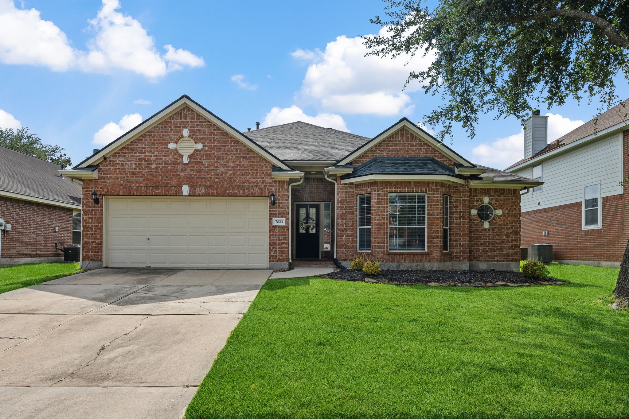 7023 Fountain Lilly Drive Property Photo 1