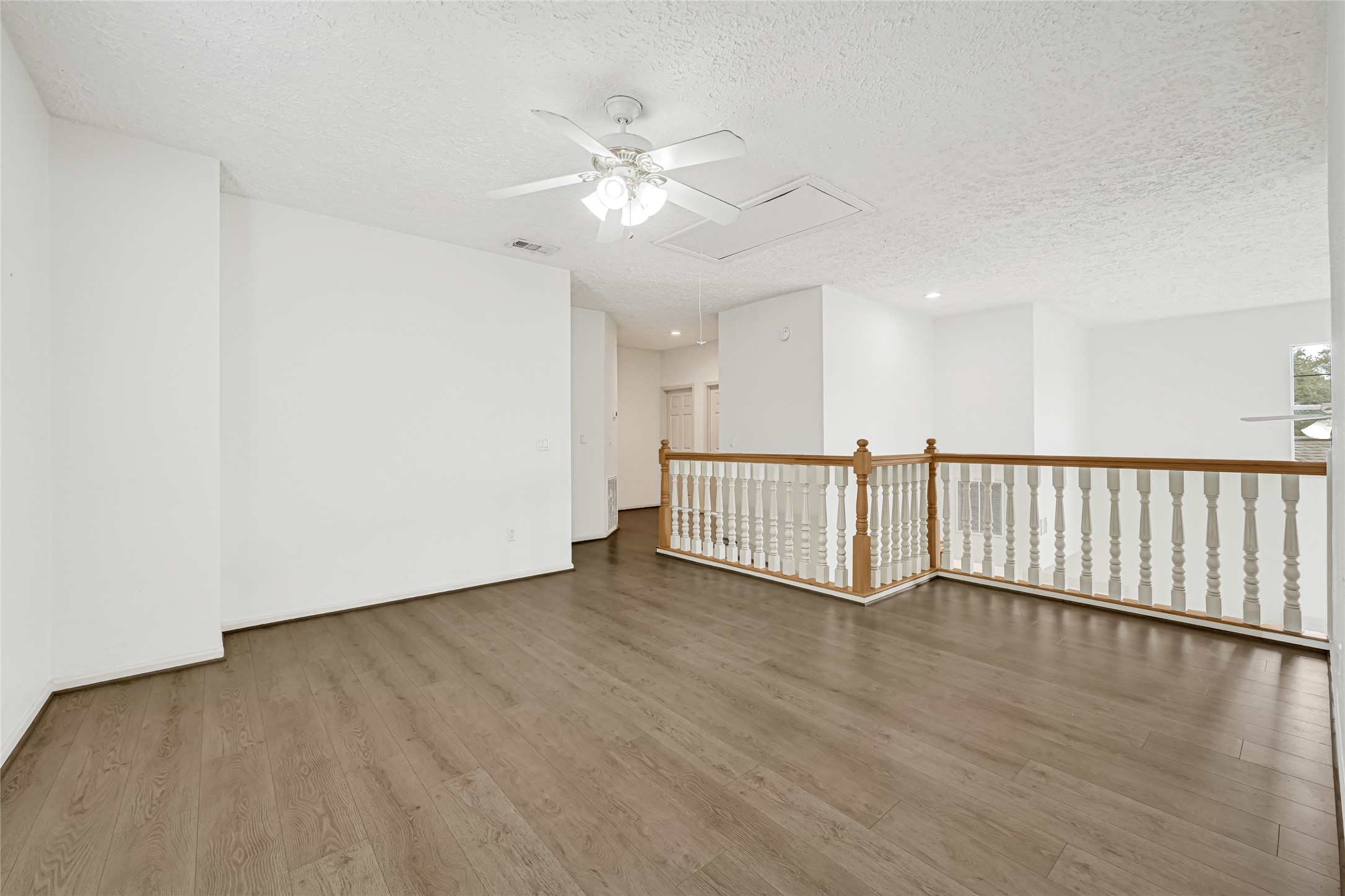 10535 Emnora Lane Property Photo 12