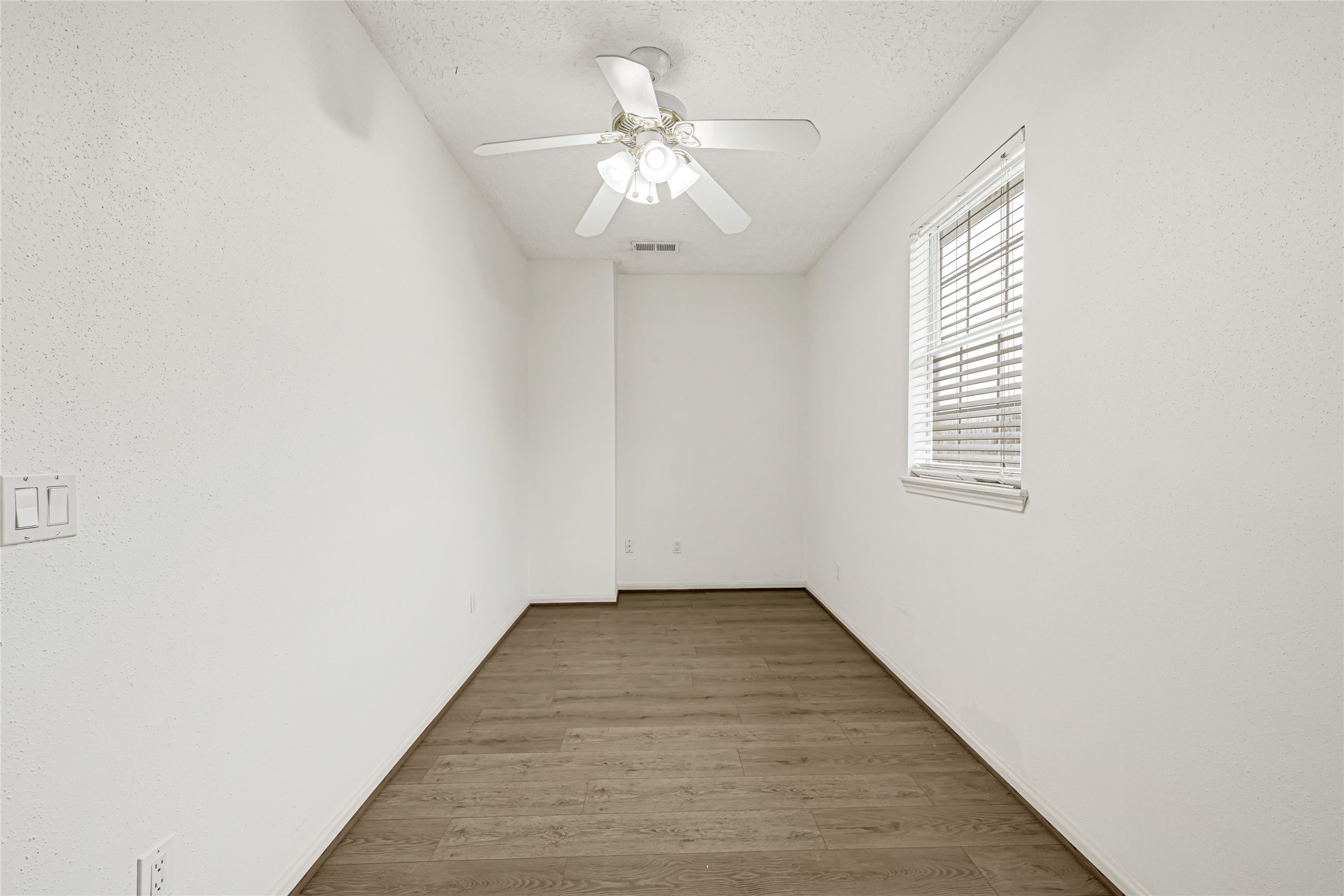 10535 Emnora Lane Property Photo 18