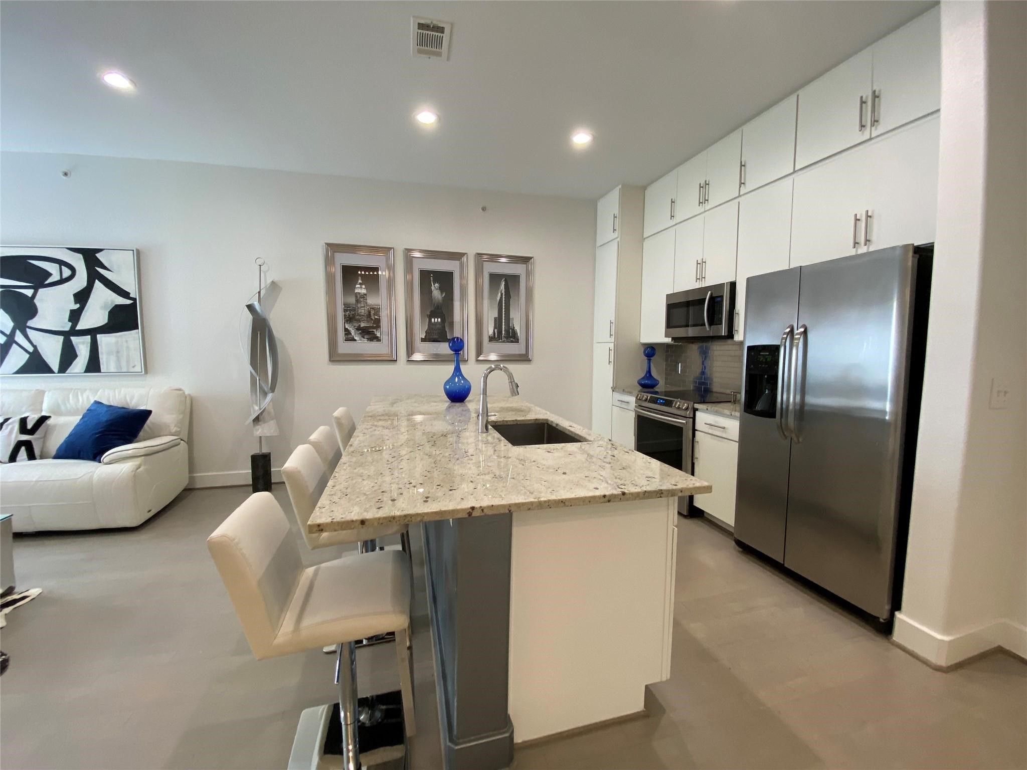 1901 Post Oak Boulevard 3503 Property Photo 4