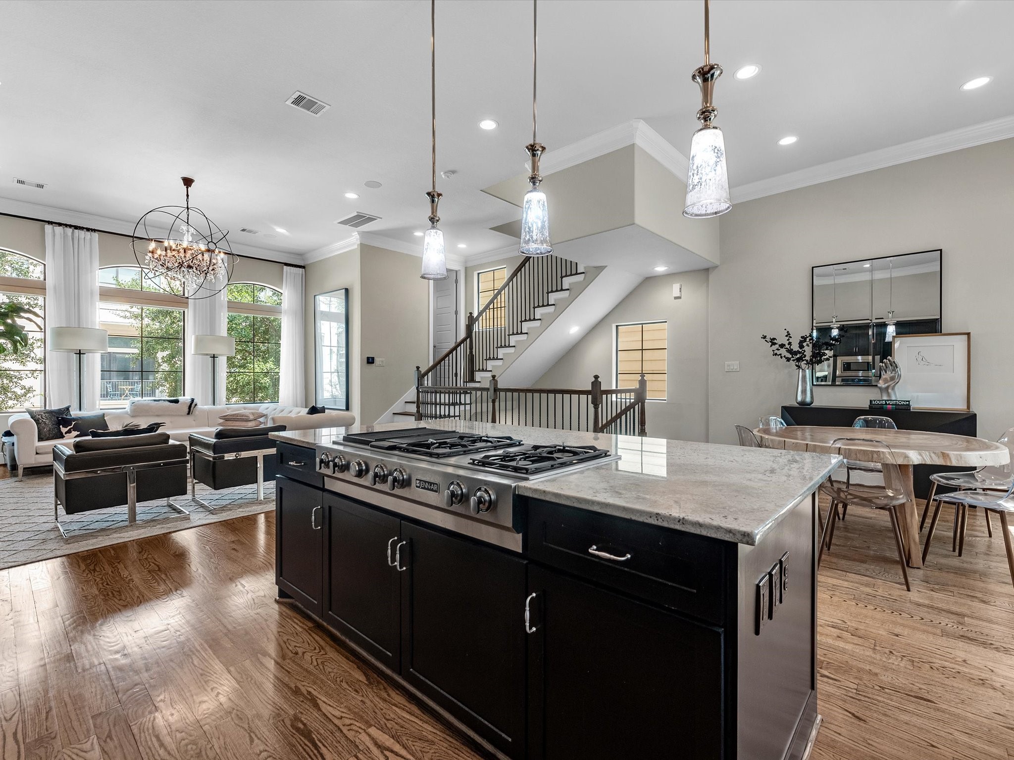 5005 Lillian Street Property Photo 12