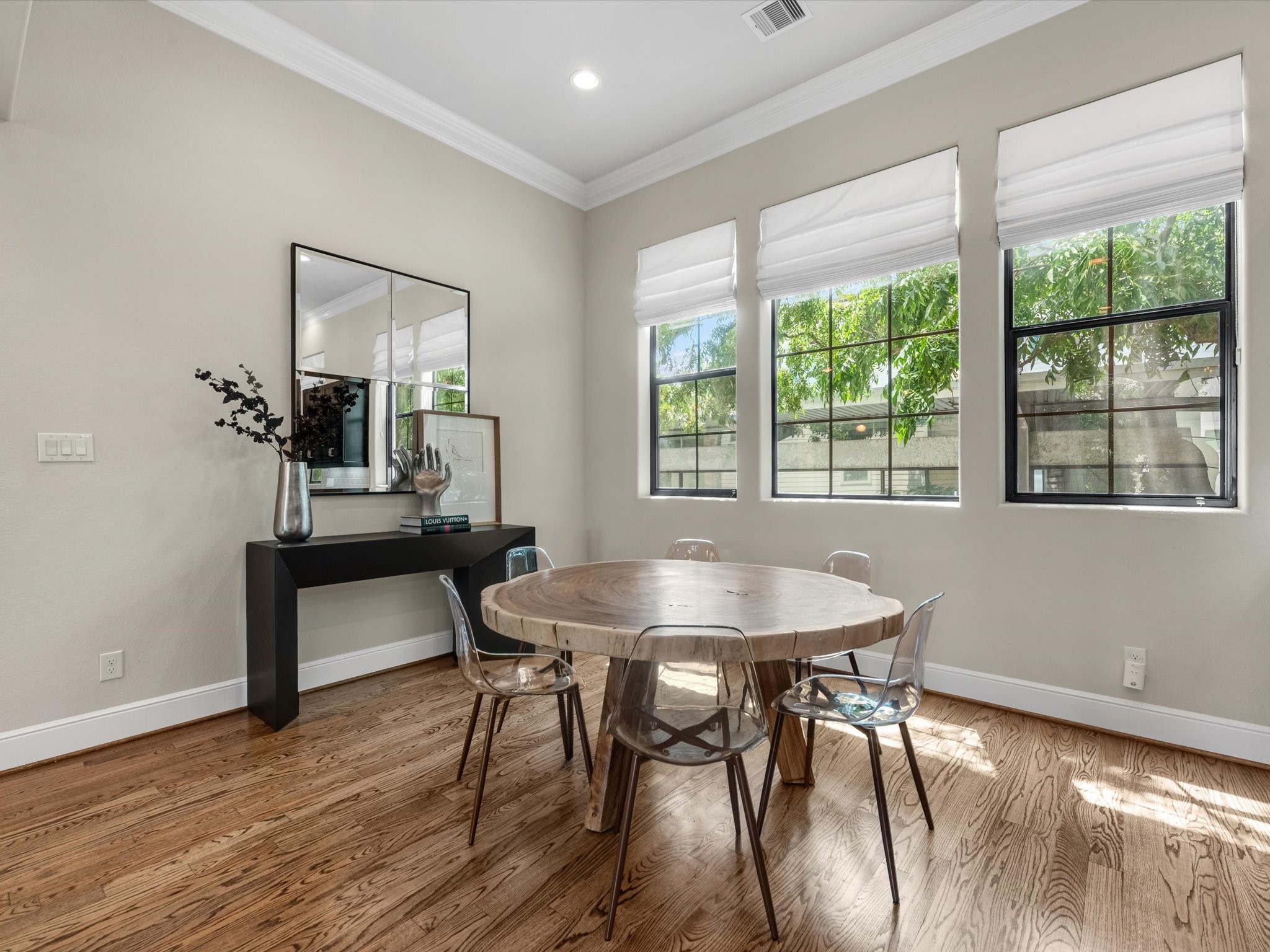 5005 Lillian Street Property Photo 13